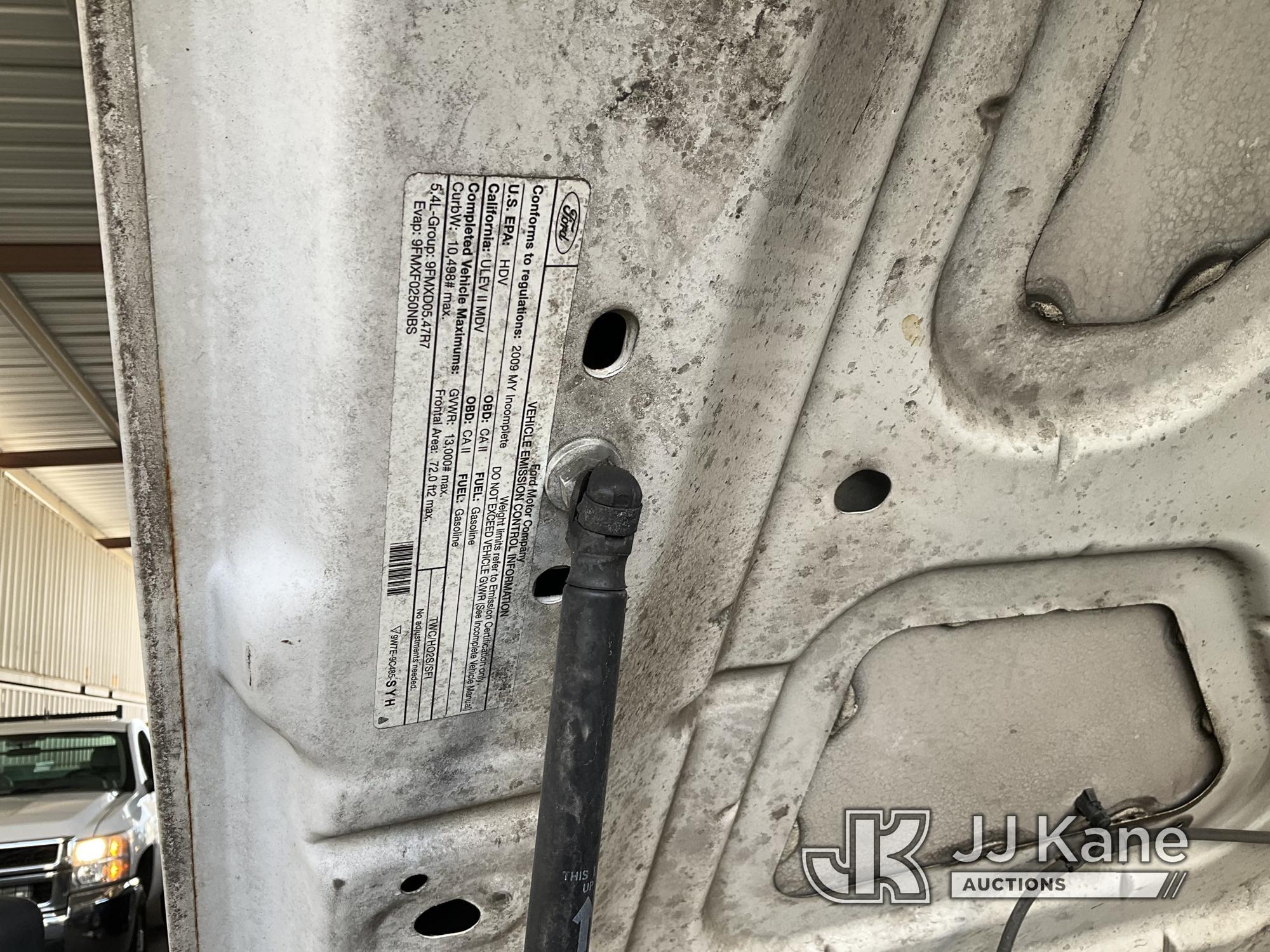 (Jurupa Valley, CA) 2009 Ford F-350 SD Service Truck Runs & Moves, Check Engine Light Is On, Broken