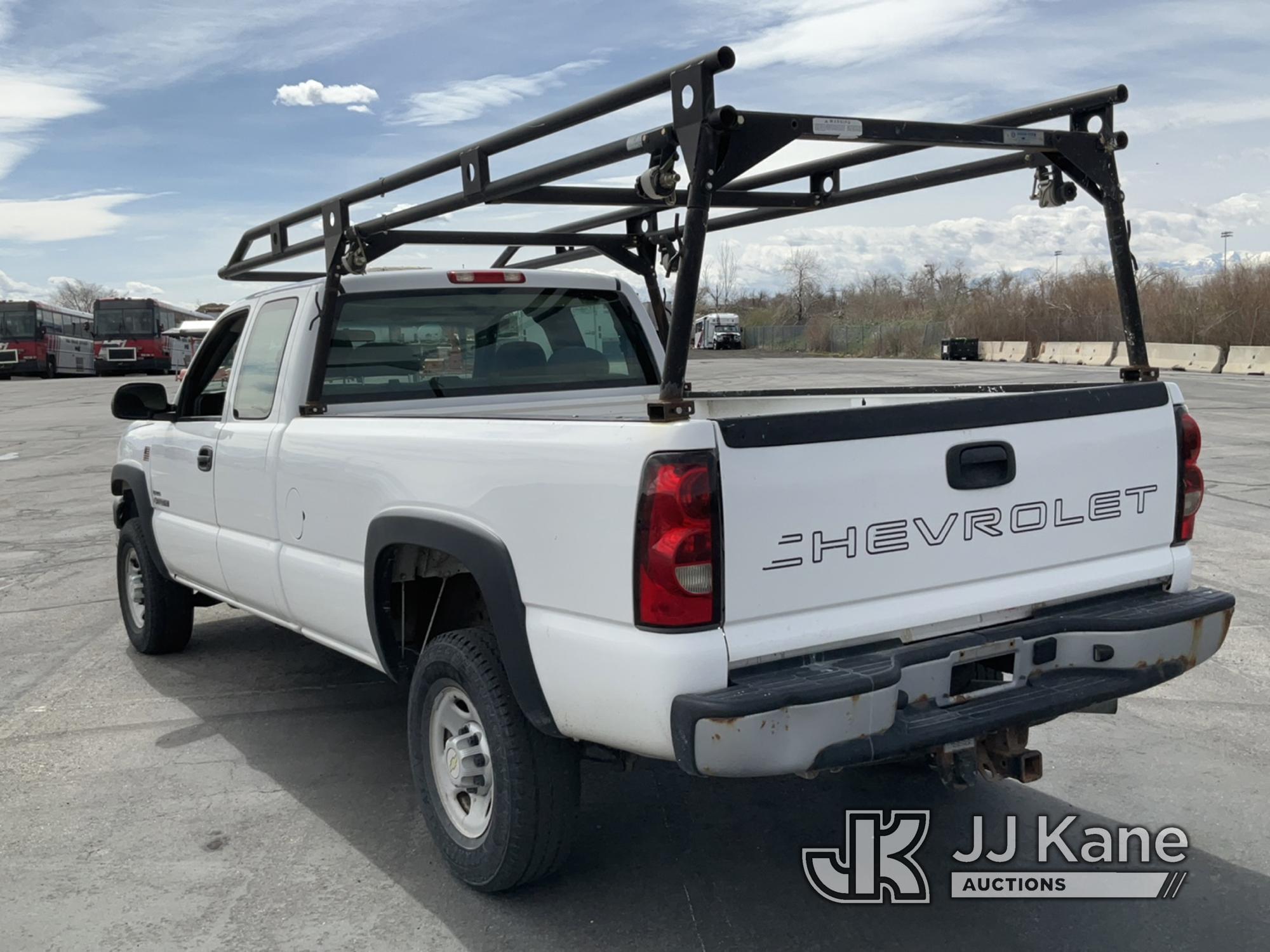 (Salt Lake City, UT) 2007 Chevrolet Silverado 2500HD Extended-Cab Pickup Truck Runs & Moves