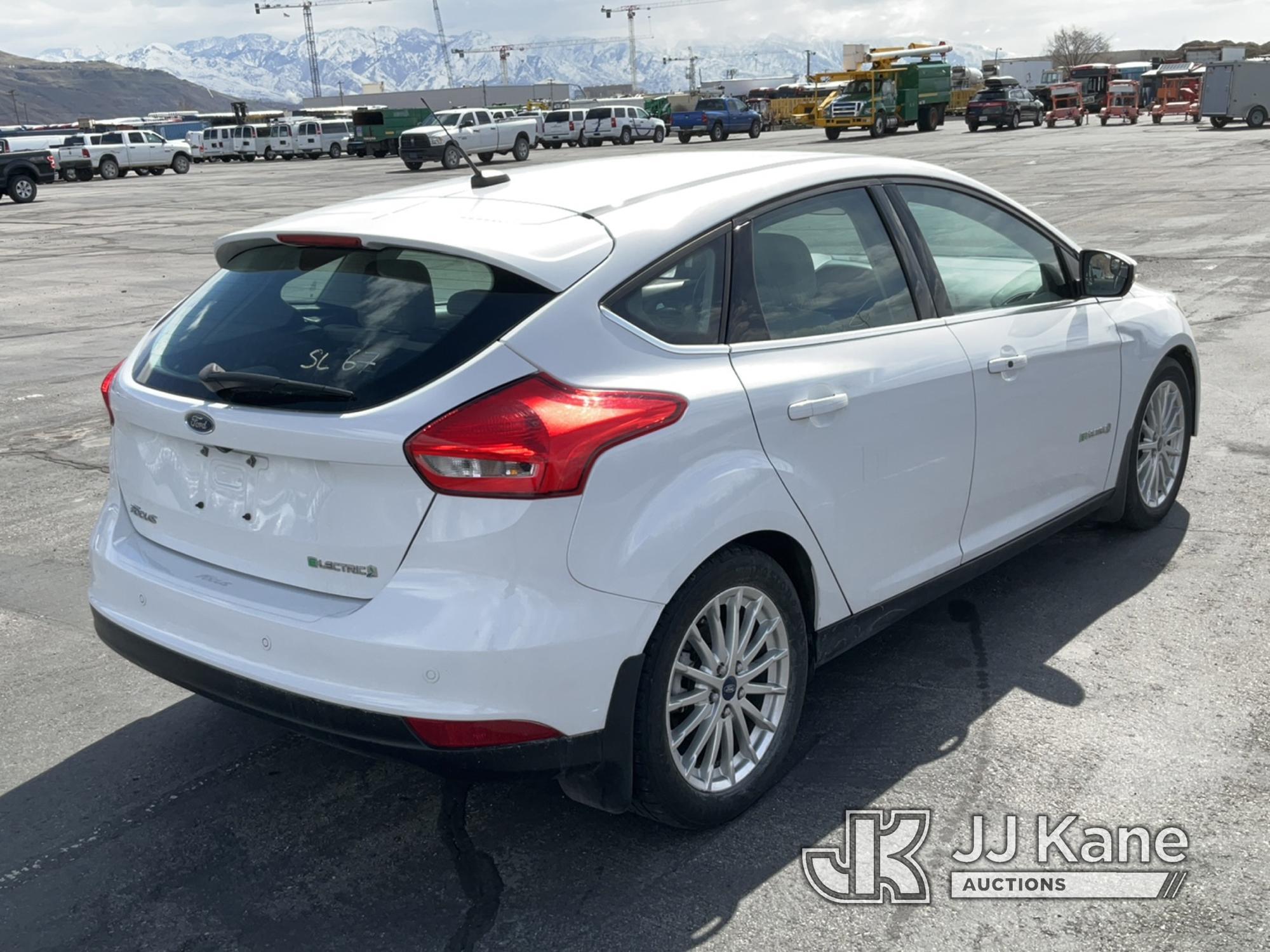 (Salt Lake City, UT) 2015 Ford Focus 4-Door Hatch Back Runs & Moves