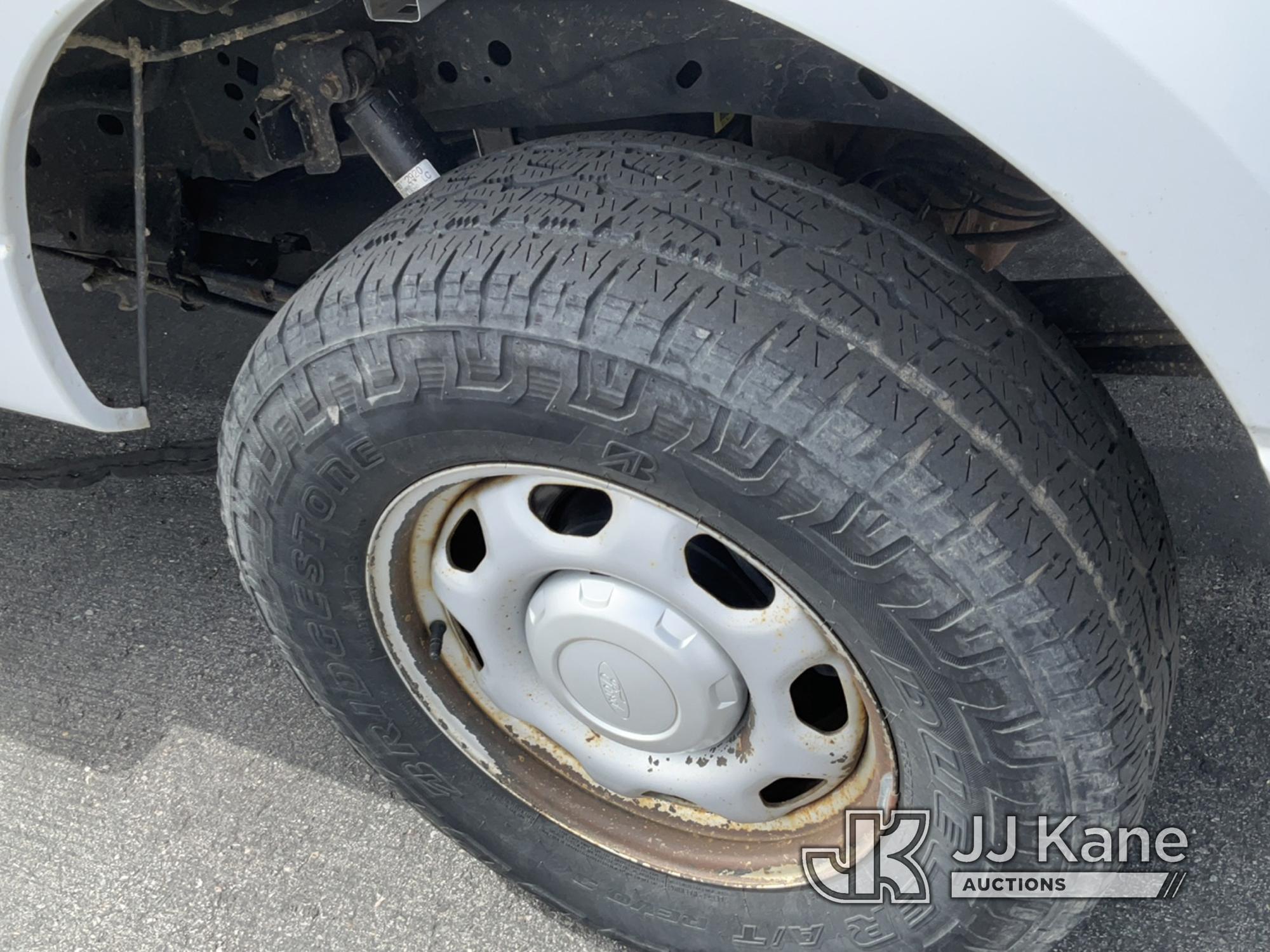 (Salt Lake City, UT) 2014 Ford F150 4x4 Extended-Cab Pickup Truck Runs & Moves) (Wrecked Rear Bumper