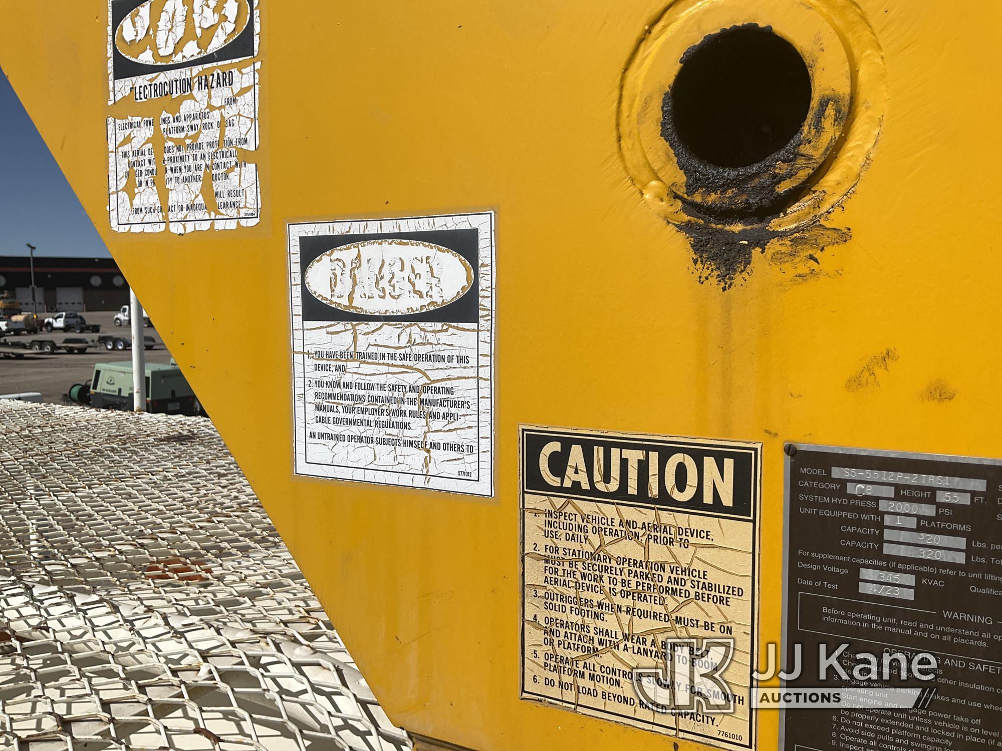 (Casper, WY) TECO S5-55I2P-2TRS1, Over-Center Bucket Truck mounted behind cab on 1998 Ford F800 Chip