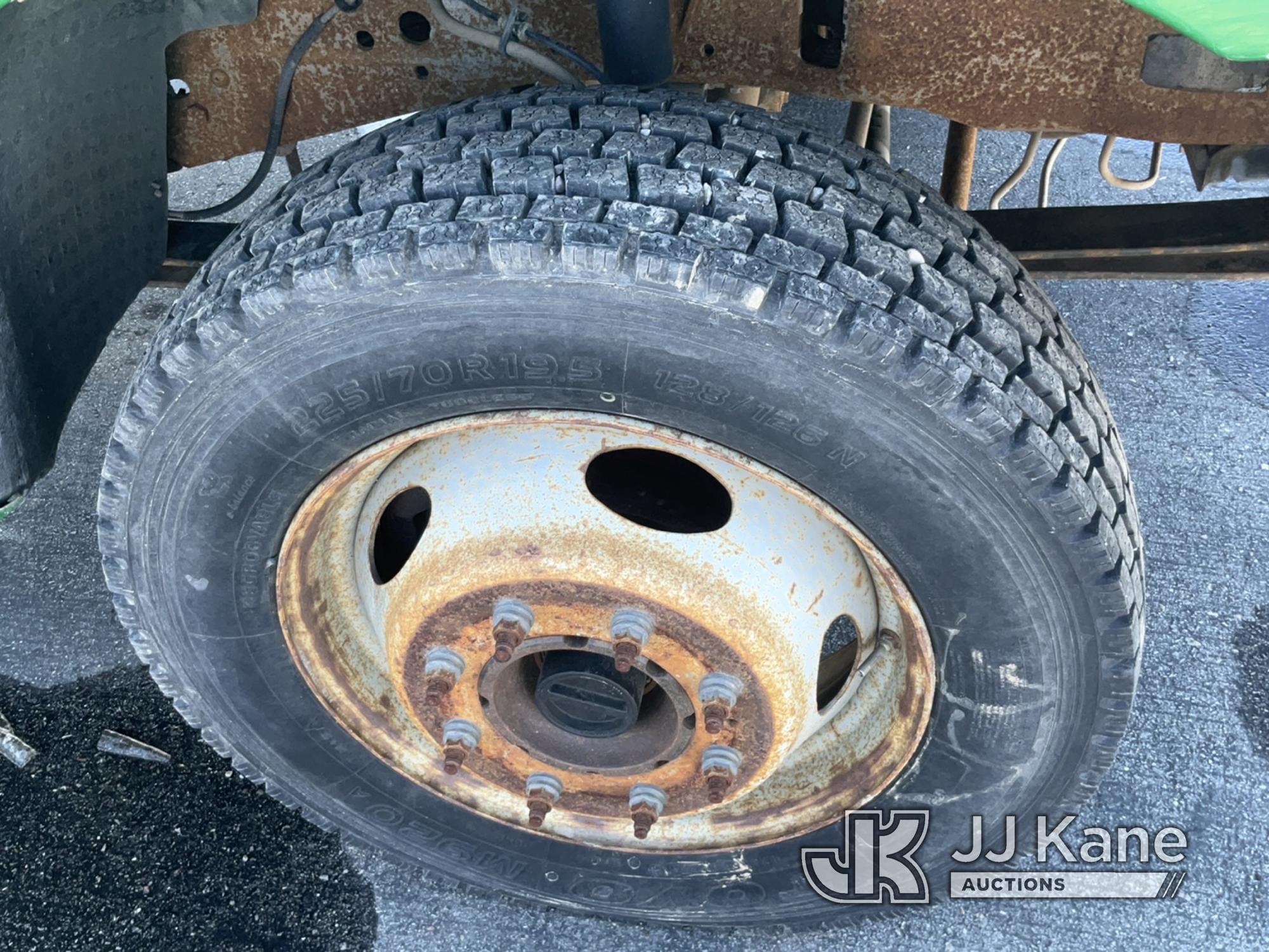 (Salt Lake City, UT) 1999 Ford F450 Chipper Dump Truck Not Running, Condition Unknown, No Batteries