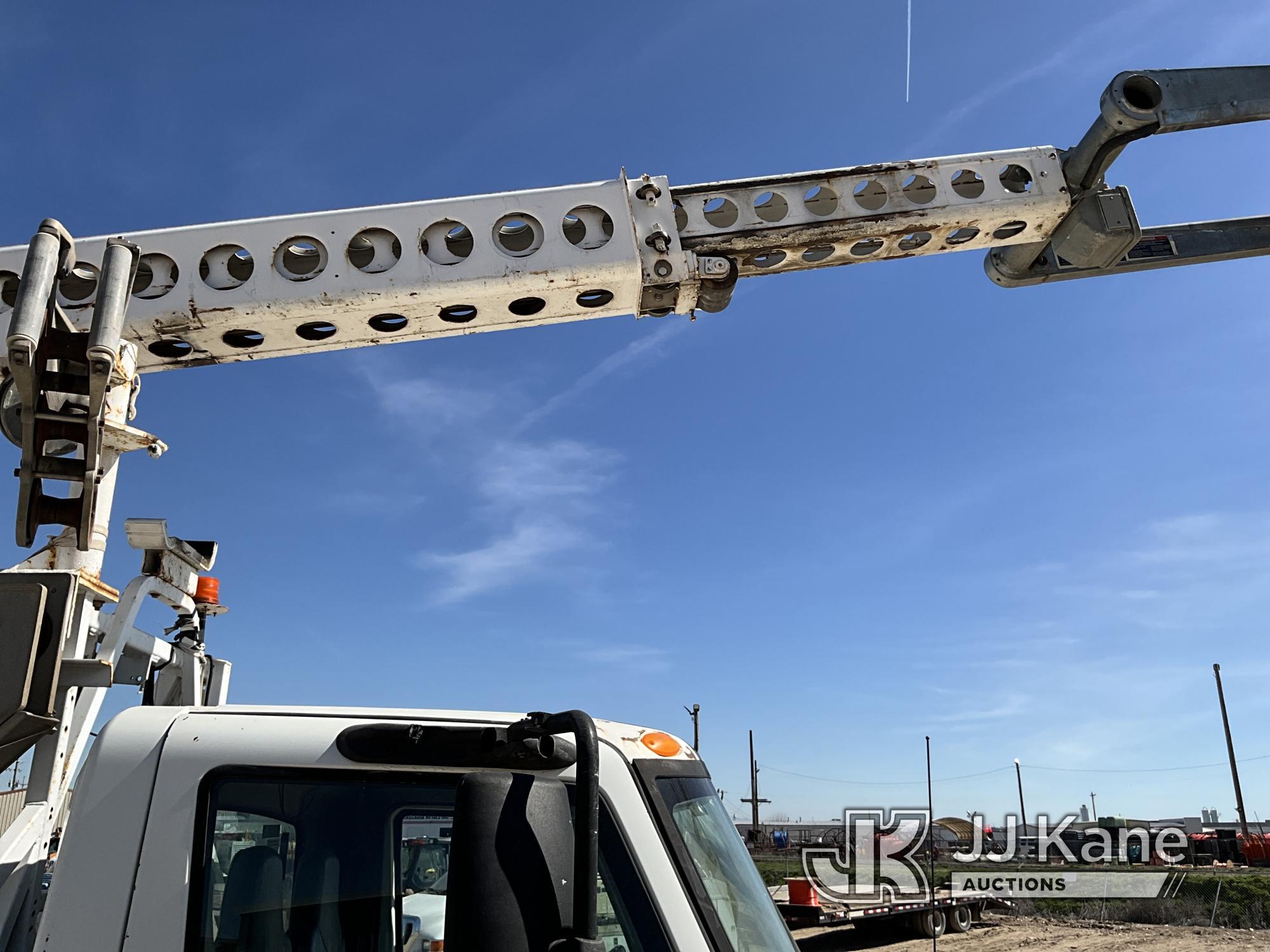 (Nampa, ID) Altec AT40C, Telescopic Non-Insulated Cable Placing Bucket Truck rear mounted on 2008 In