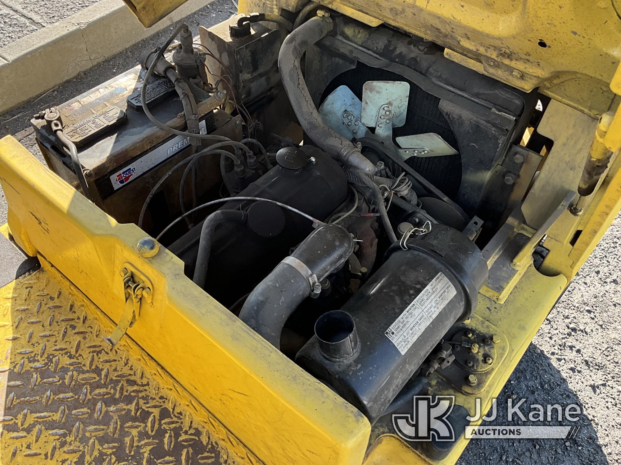 (Lewiston, ID) 1986 Hyster H25XL Pneumatic Tired Forklift Runs, Moves & Operates