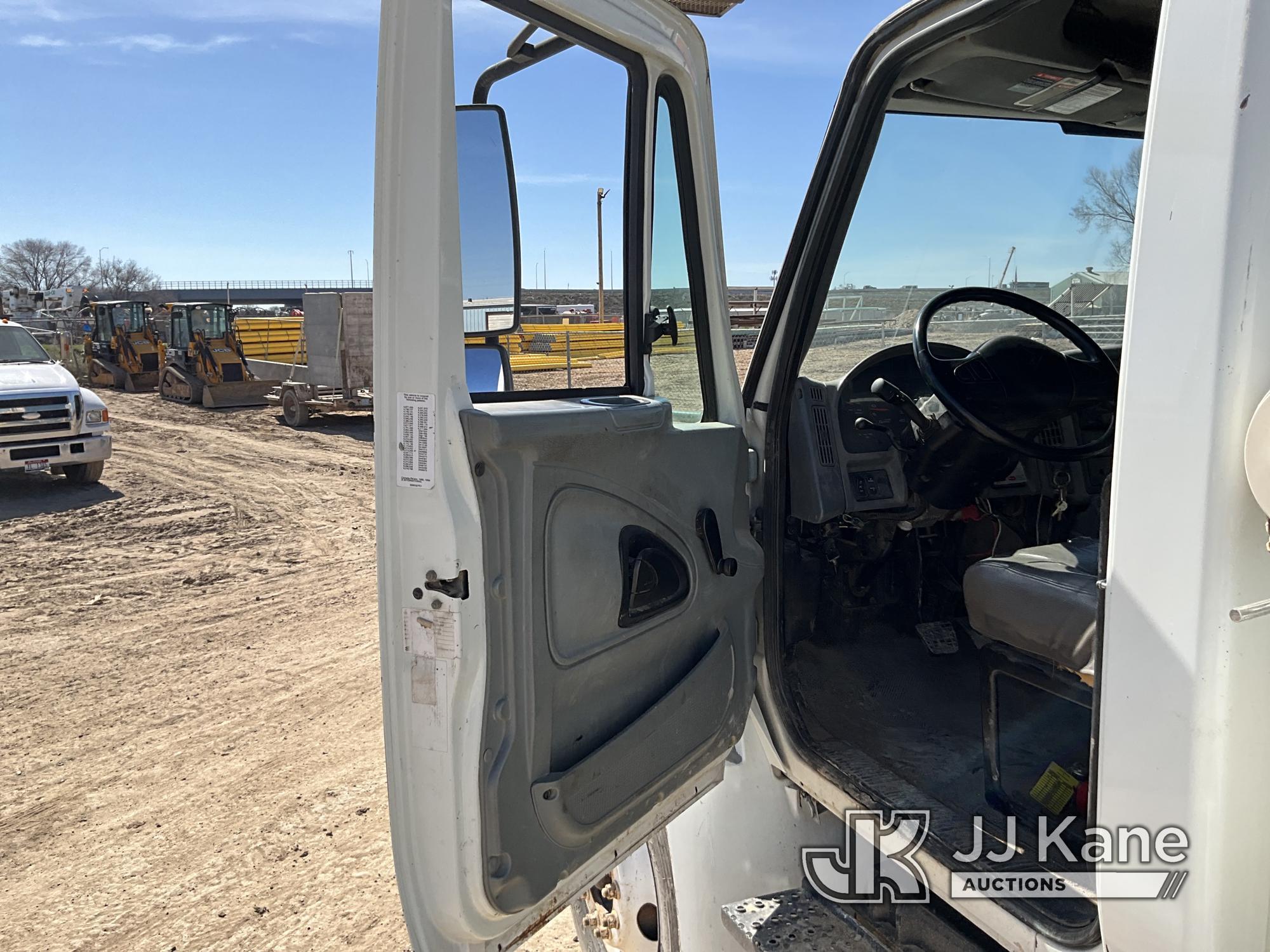 (Nampa, ID) Altec AT40C, Telescopic Non-Insulated Cable Placing Bucket Truck rear mounted on 2008 In