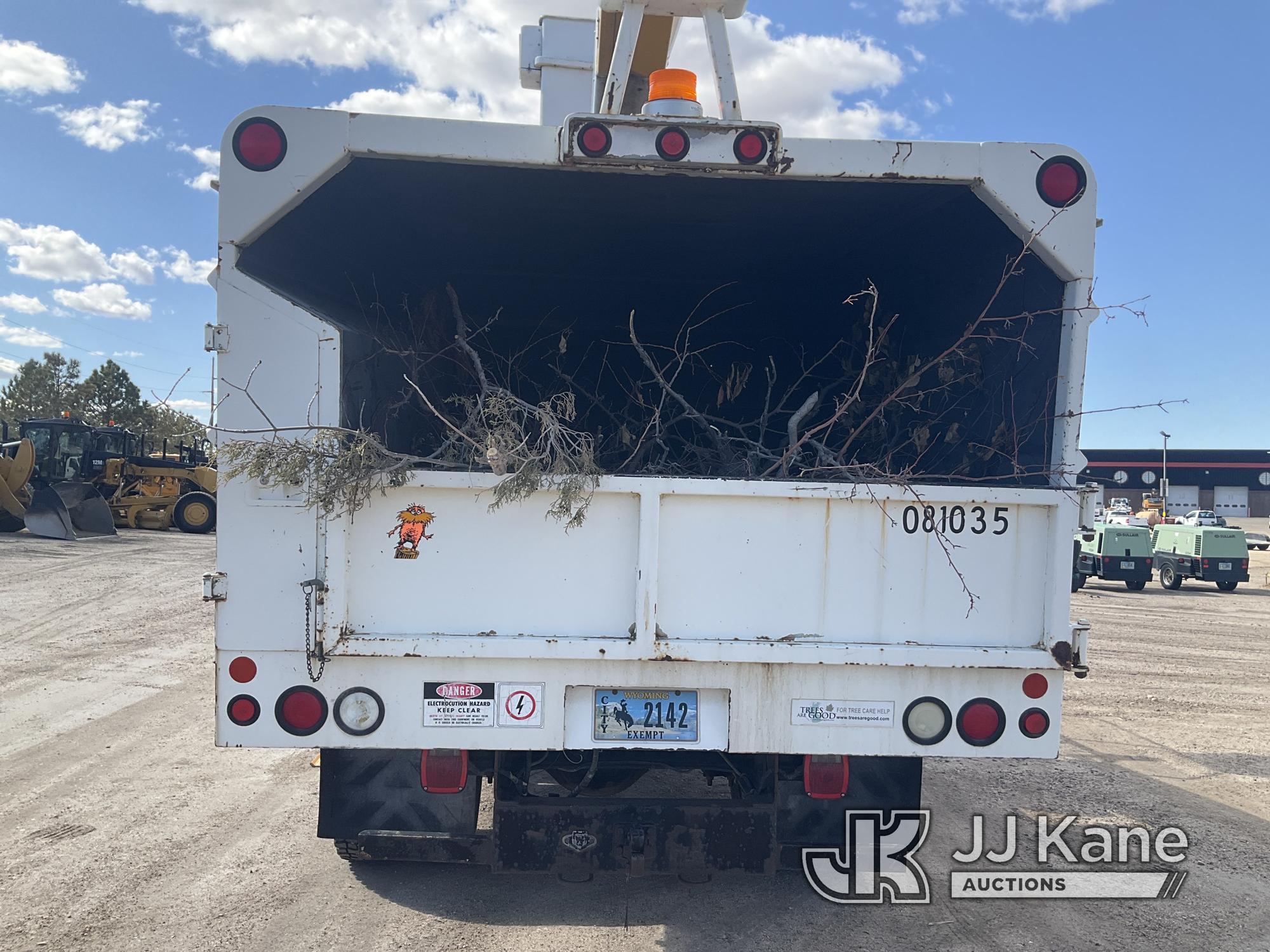 (Casper, WY) TECO S5-55I2P-2TRS1, Over-Center Bucket Truck mounted behind cab on 1998 Ford F800 Chip