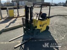 (Lewiston, ID) 1986 Hyster H25XL Pneumatic Tired Forklift Runs, Moves & Operates