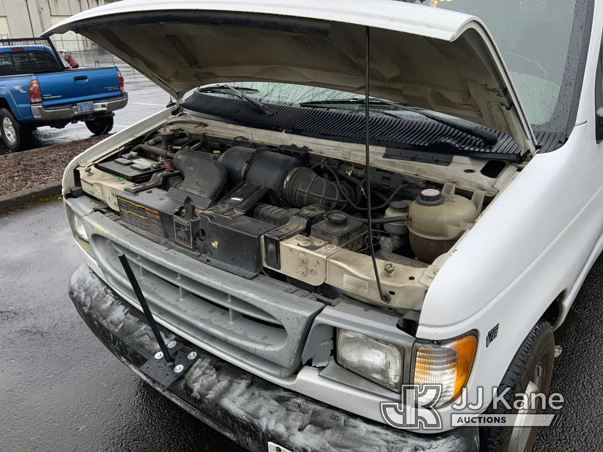 (Roseburg, OR) Altec AT200-AV, Telescopic Non-Insulated Bucket Van mounted on 1999 Ford E350 Cargo V