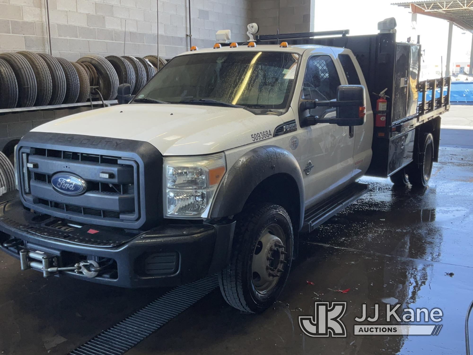 (Las Vegas, NV) 2012 Ford F550 4x4 Extended-Cab Flatbed/Service Truck Runs & Moves) (Bad Transmissio