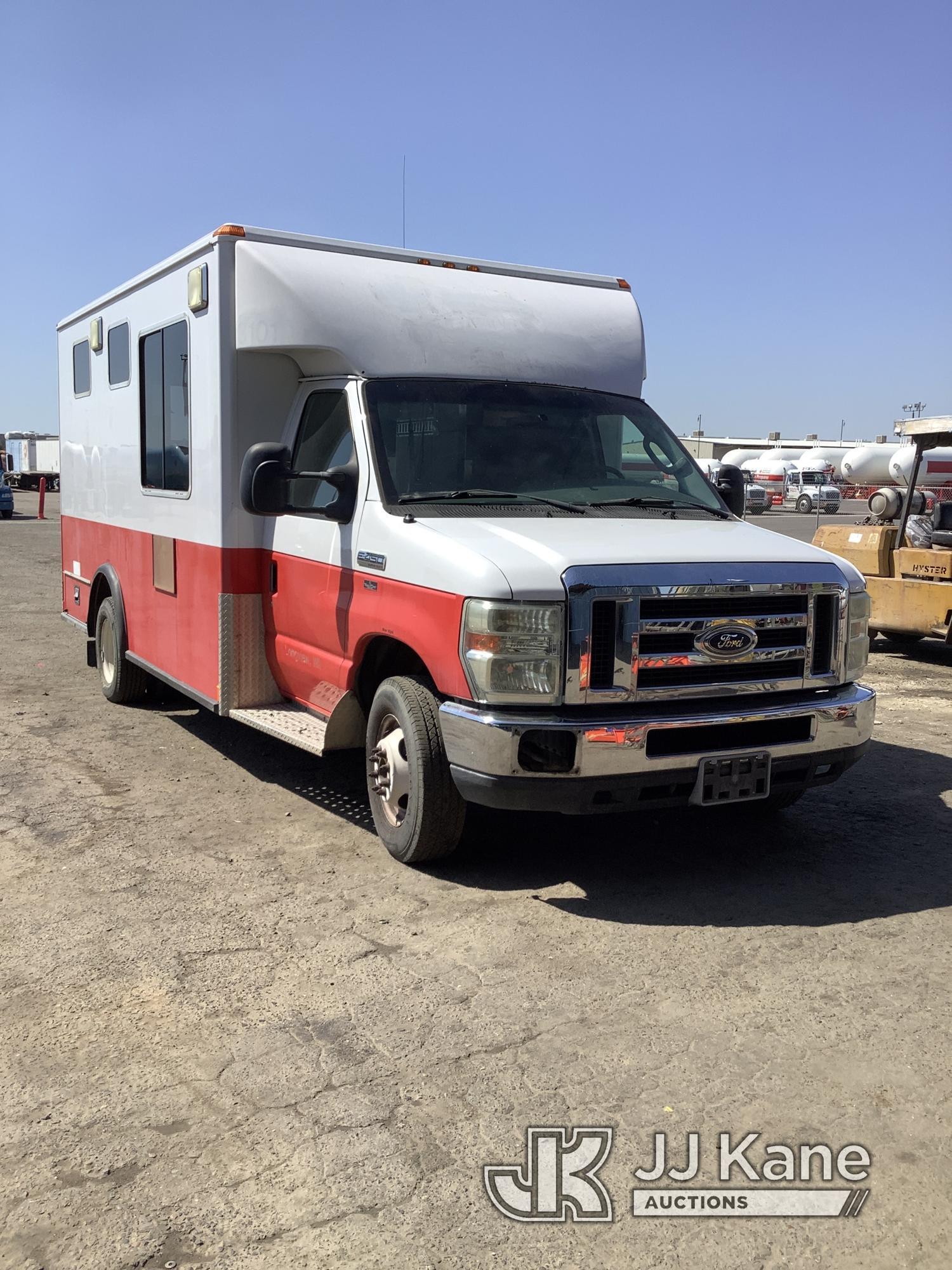 (Fresno, CA) 2008 Ford E450 Ambulance/Rescue Vehicle Jump to Start) (Minor Body Damage, Rust Damage,