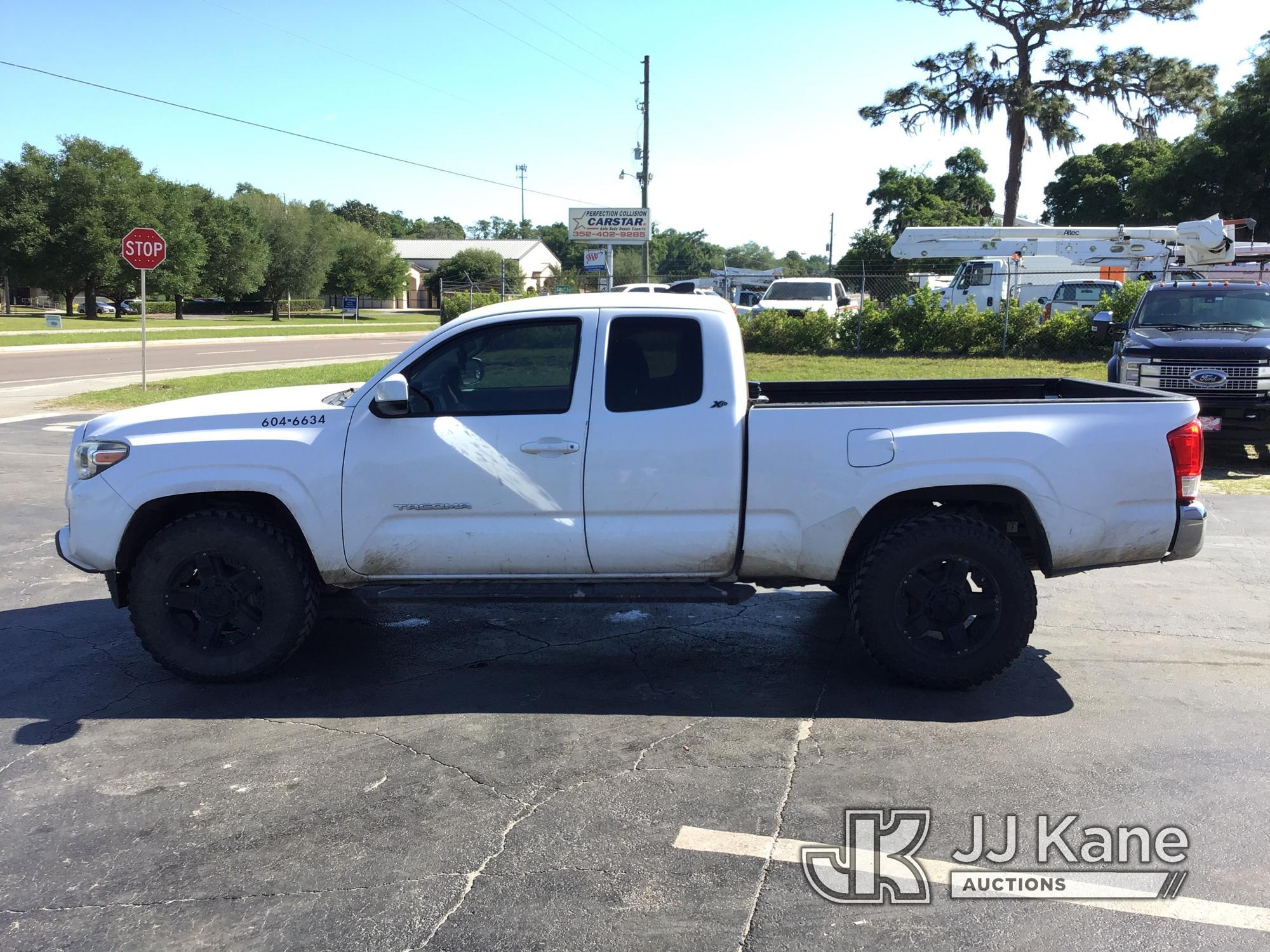 (Ocala, FL) 2016 Toyota Tacoma 4x4 Extended-Cab Pickup Truck Runs & Moves