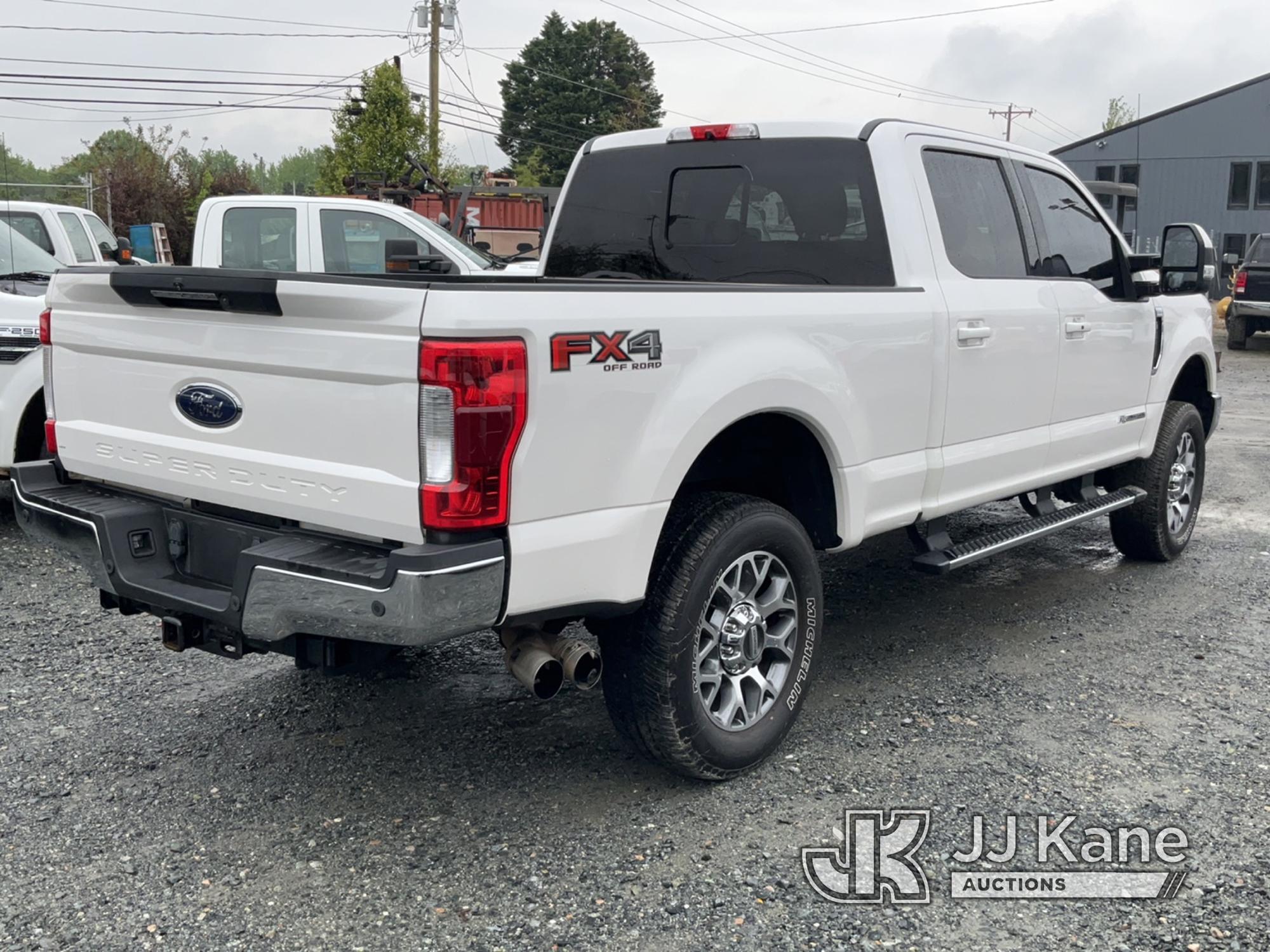 (Charlotte, NC) 2017 Ford F250 4x4 Crew-Cab Pickup Truck Runs & Moves) (Seller States: Intermittent