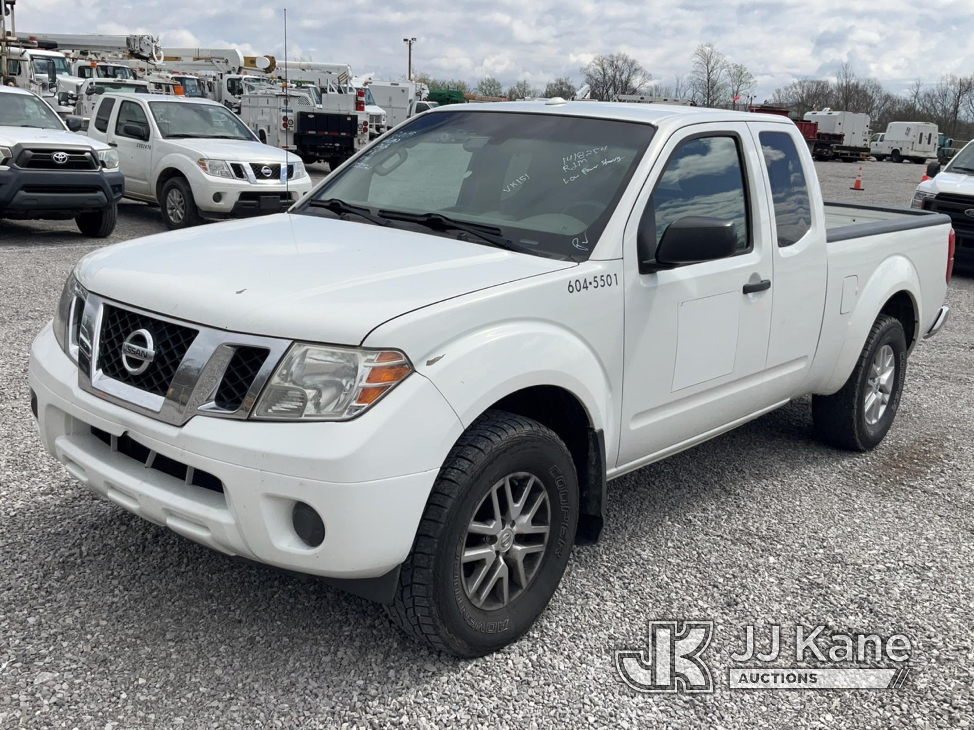 (Verona, KY) 2015 Nissan Frontier 4x4 Extended-Cab Pickup Truck Runs & Moves) (Low Power Steering