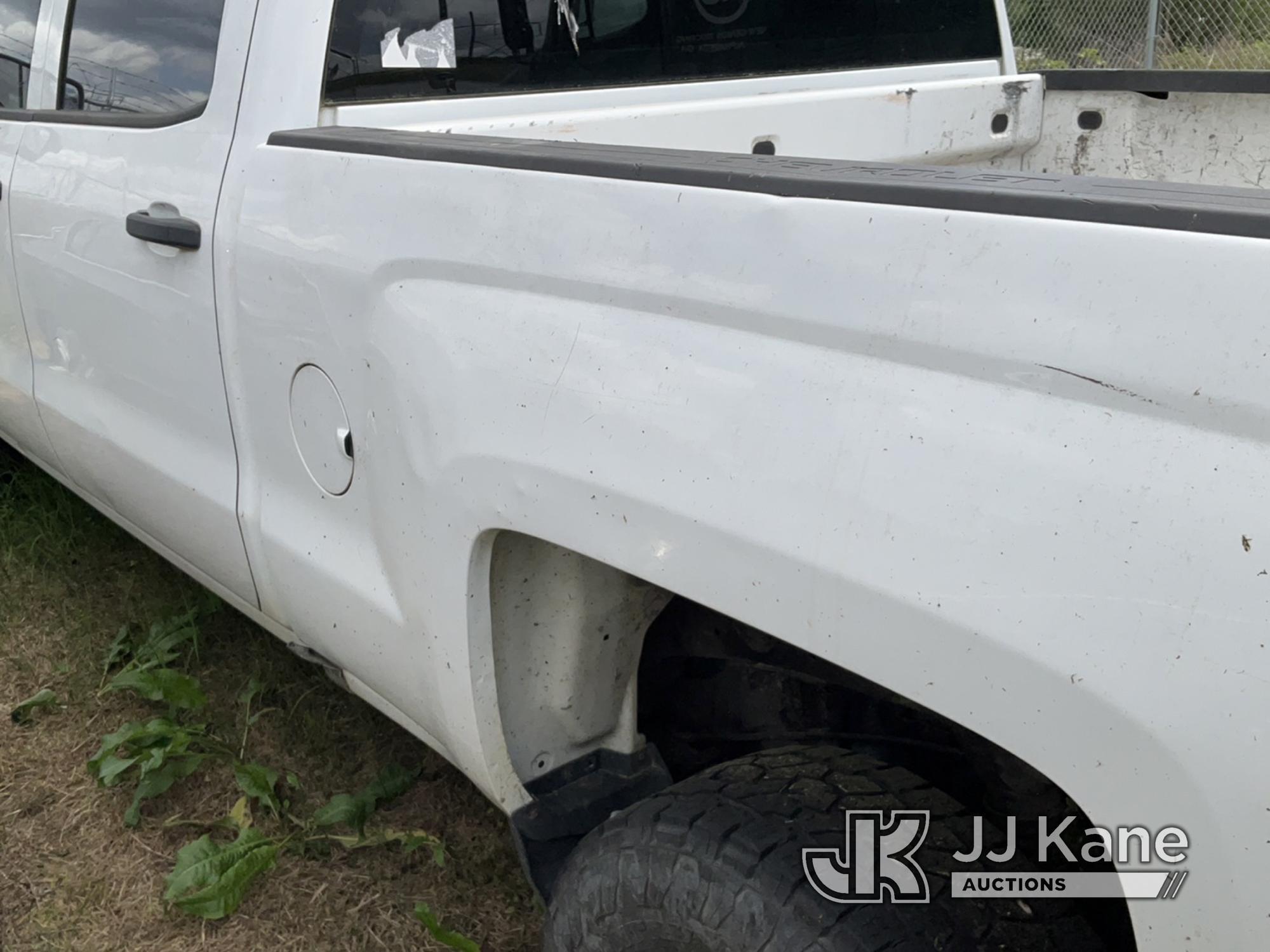 (Florence, SC) 2018 Chevrolet Silverado 2500 4x4 Crew-Cab Pickup Truck, Rear End needs replaced. Run