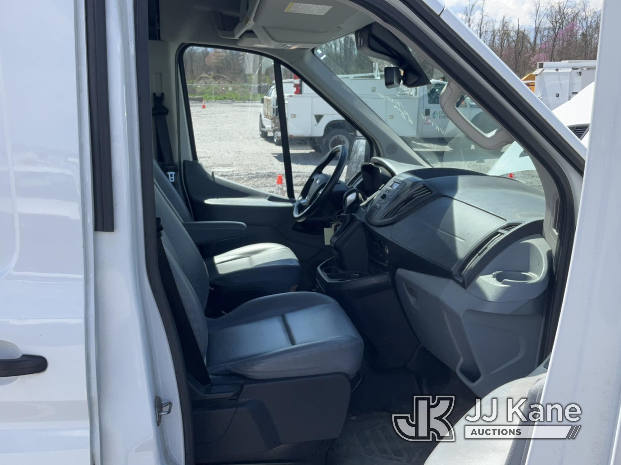 (Verona, KY) 2018 Ford Transit-250 Cargo Van Runs & Moves) (Body Damage