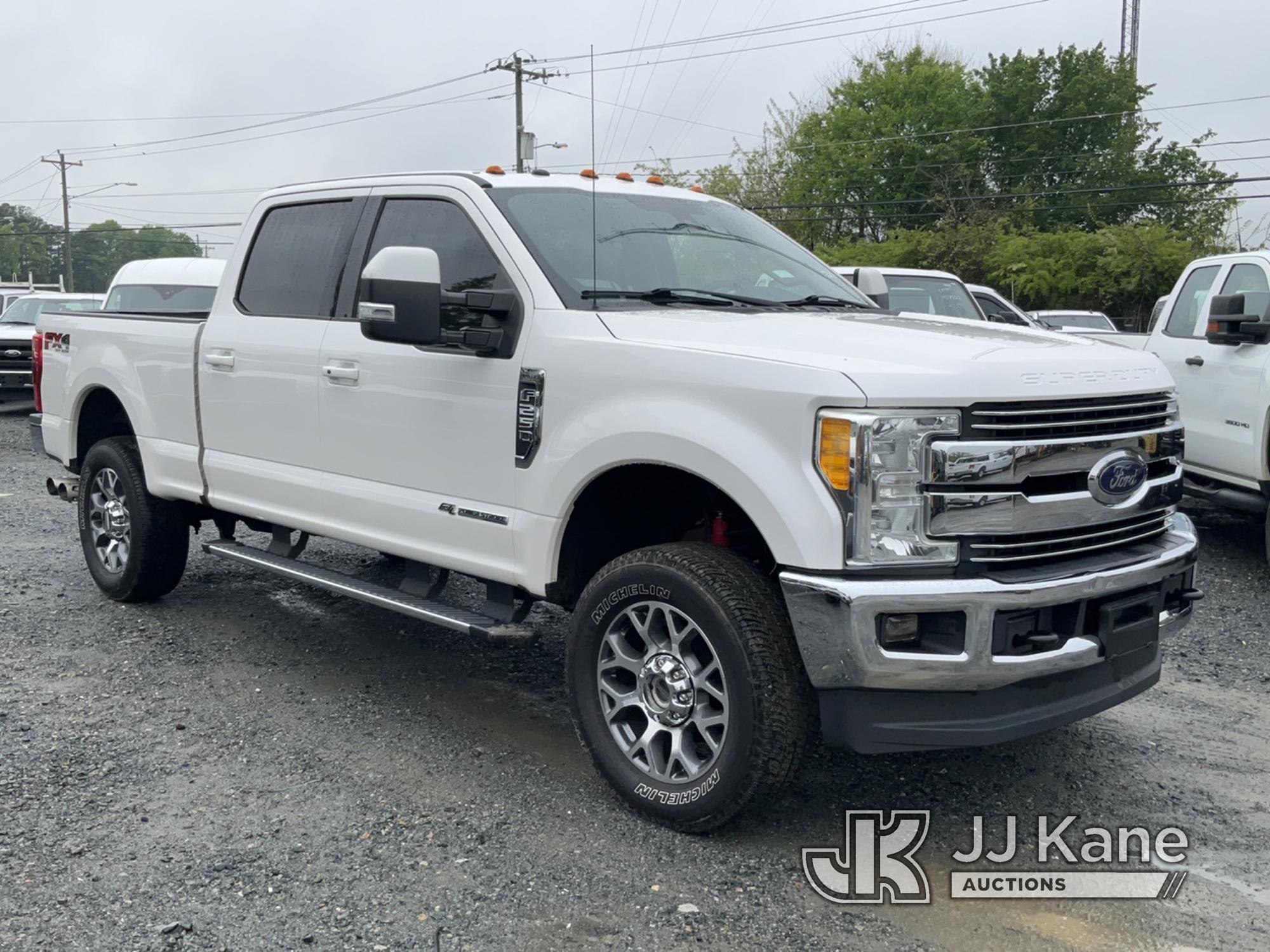(Charlotte, NC) 2017 Ford F250 4x4 Crew-Cab Pickup Truck Runs & Moves) (Seller States: Intermittent