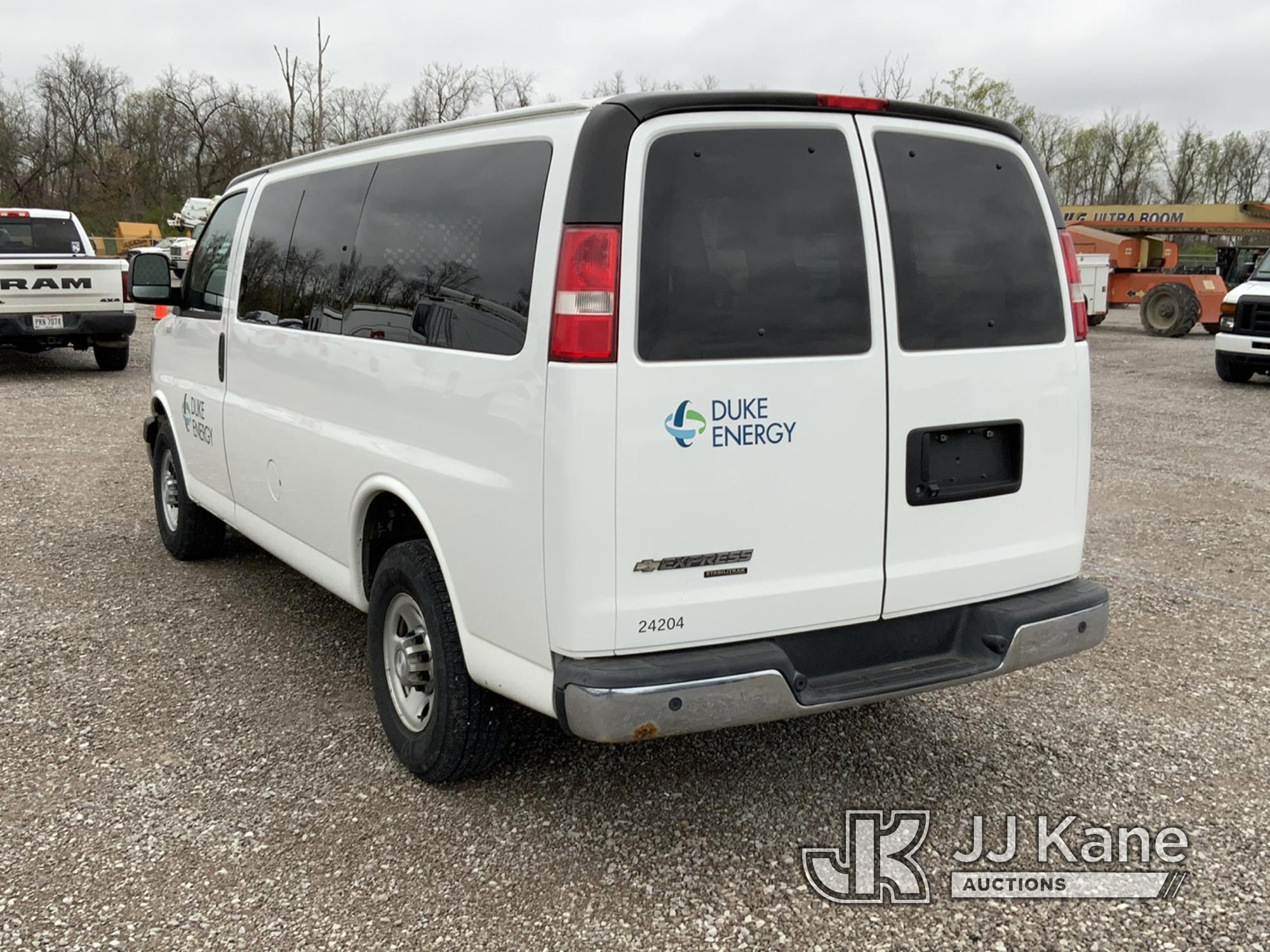 (Verona, KY) 2016 Chevrolet Express G2500 Cargo Window Van Runs & Moves) (Check Engine Light On, Par