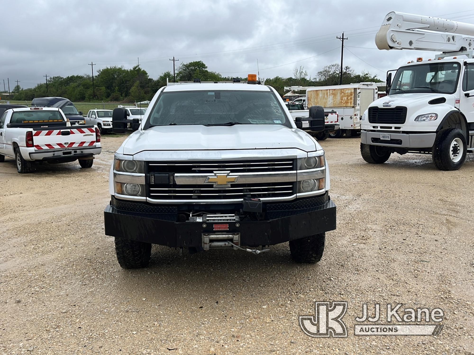 (Houston, TX) 2015 Chevrolet Silverado 2500HD 4x4 Crew-Cab Pickup Truck Runs & Moves