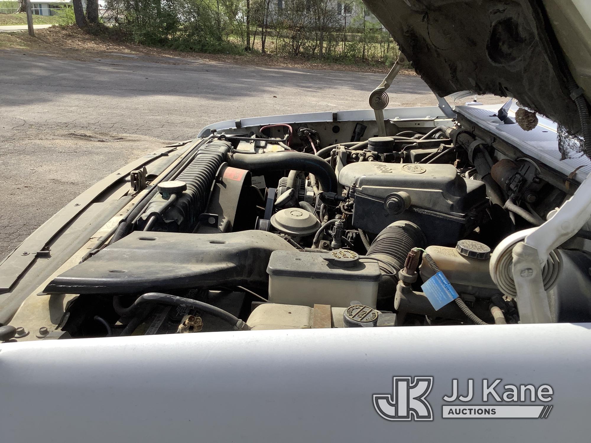 (Graysville, AL) 1994 Ford F250 4x4 Pickup Truck Not Running, Condition Unknown, Flat Tire, Window S