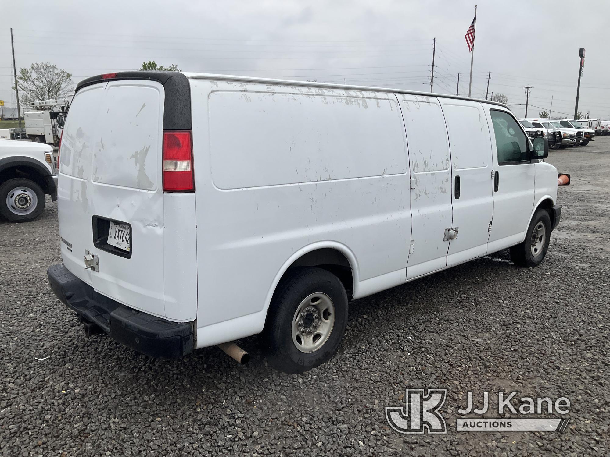 (Villa Rica, GA) 2014 Chevrolet Express G3500 Cargo Van Runs & Will Not Move) (Jump To Start, Gear S