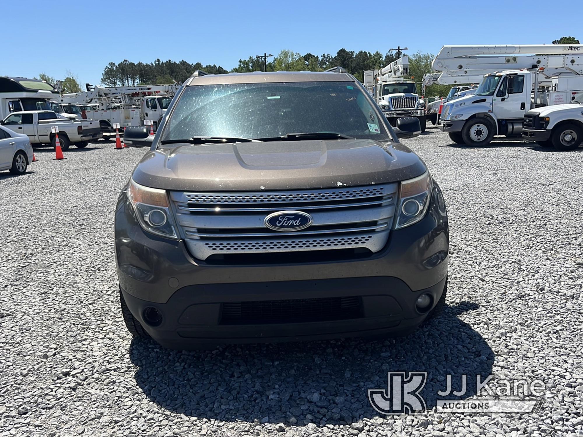 (Covington, LA) 2015 Ford Explorer XLT 4-Door Sport Utility Vehicle Runs & Moves) (Broken Running Li