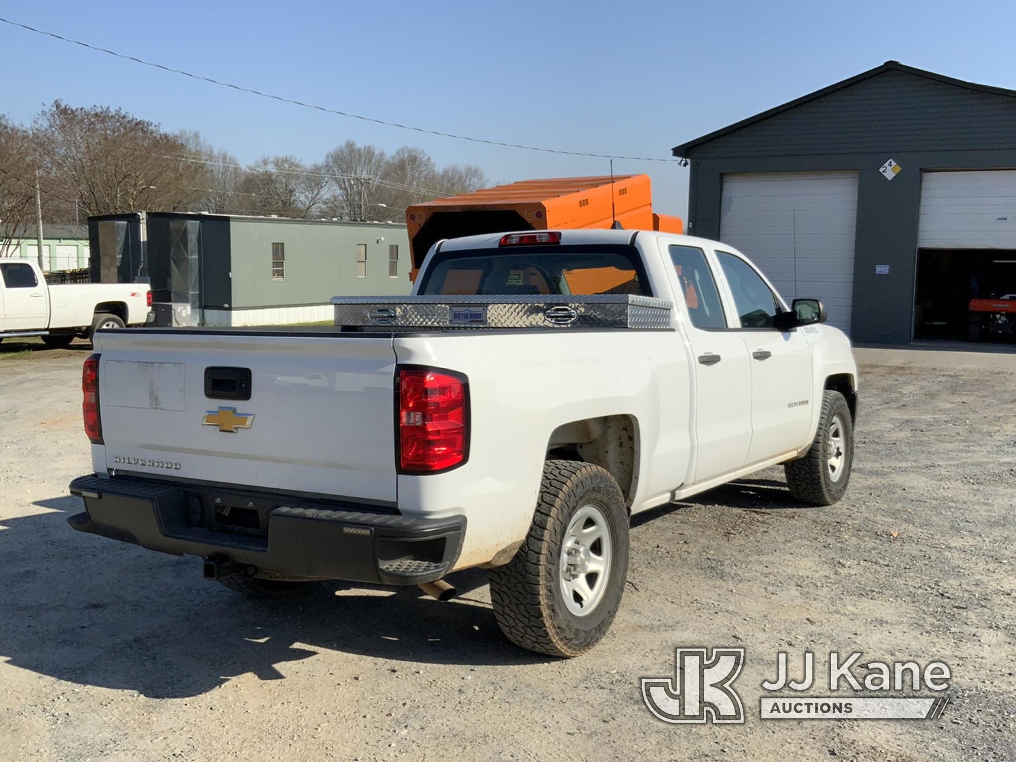 (Shelby, NC) 2018 Chevrolet Silverado 1500 4x4 Extended-Cab Pickup Truck Runs & Moves) (Check Engine