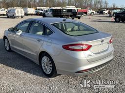 (Verona, KY) 2016 Ford Fusion 4-Door Hybrid Sedan Runs & Moves) (No Charger) (Duke Unit