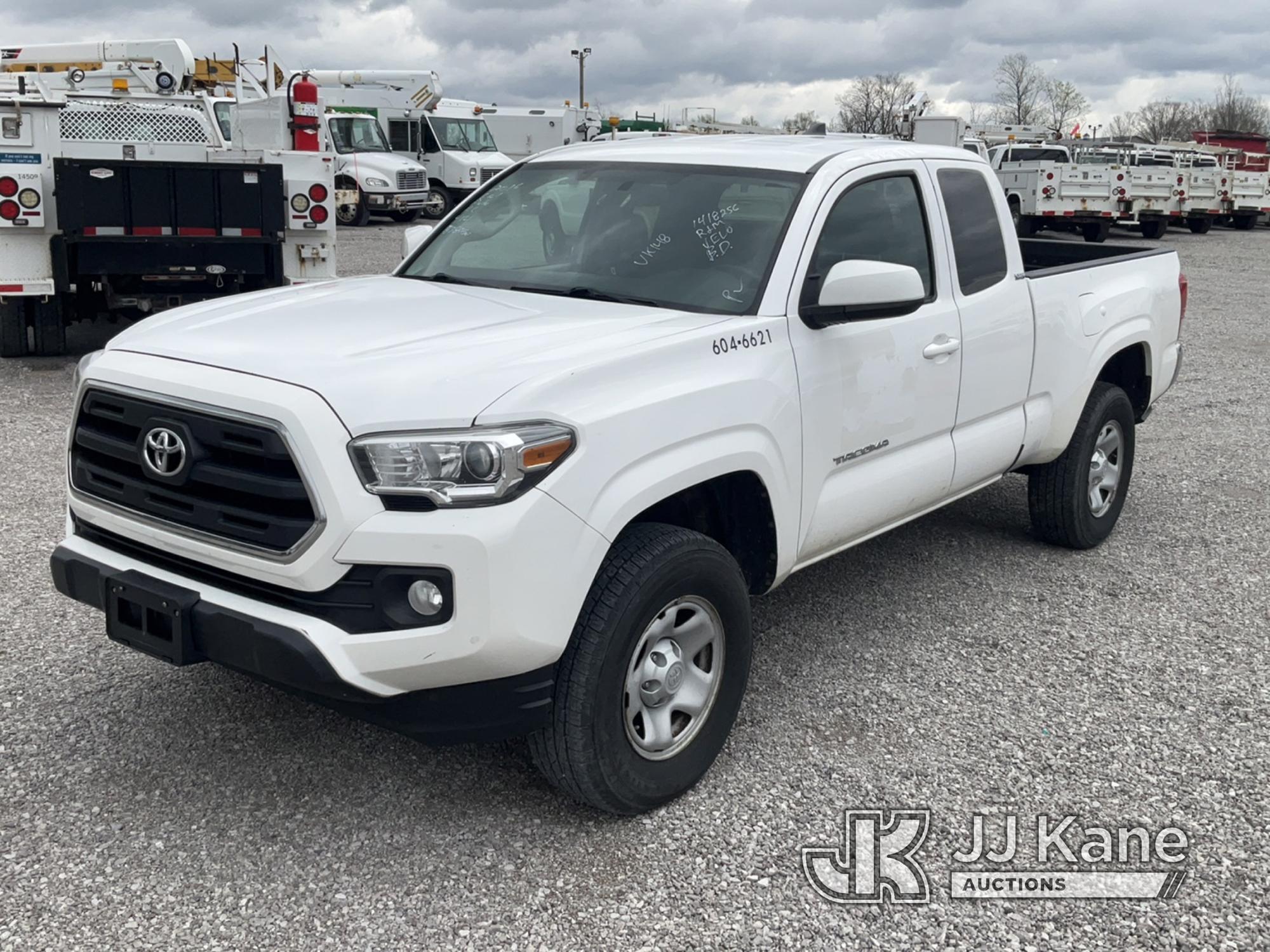 (Verona, KY) 2016 Toyota Tacoma 4x4 Extended-Cab Pickup Truck Runs & Moves) (Check Engine Light, Bod