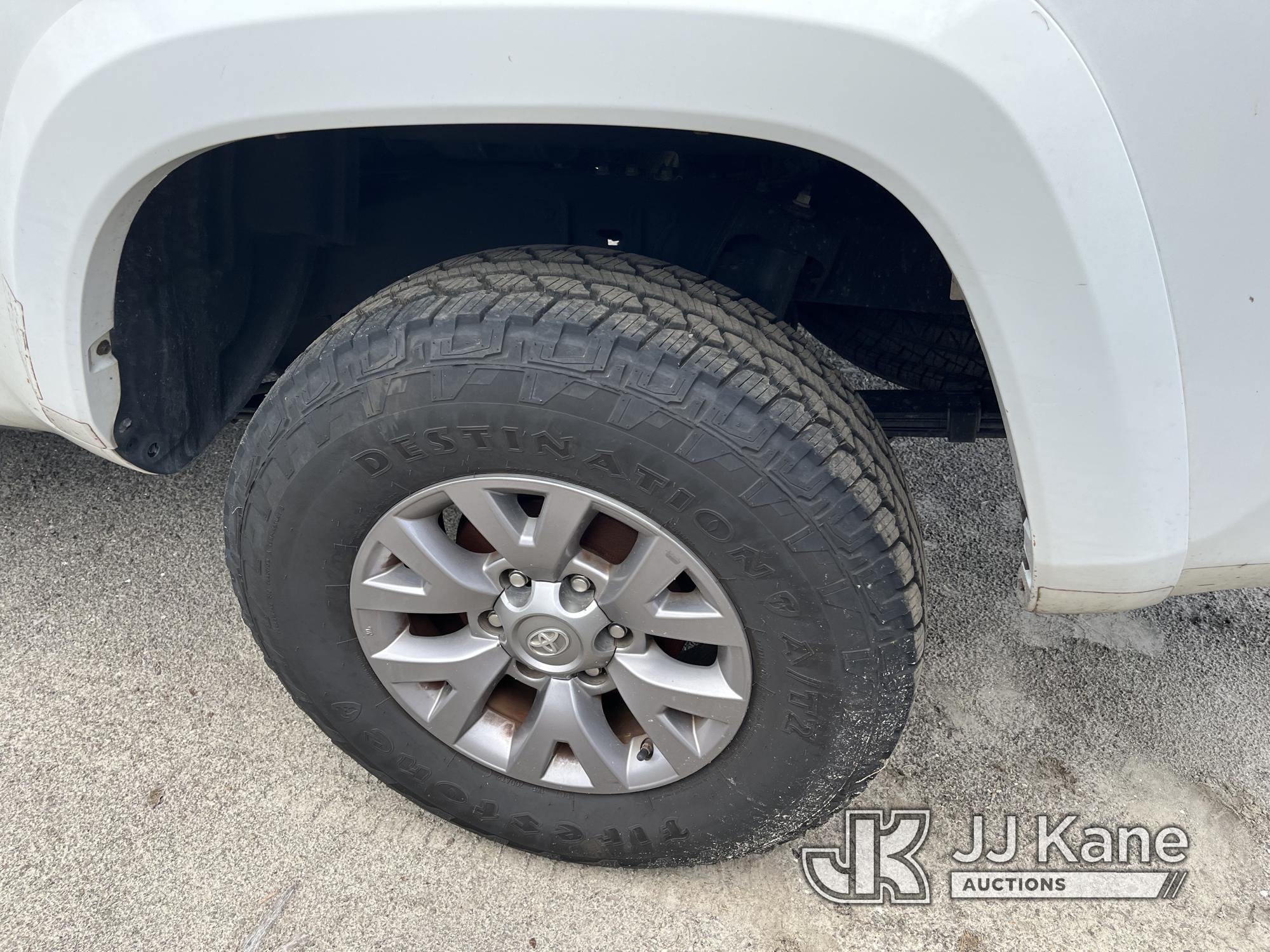 (Tampa, FL) 2017 Toyota Tacoma 4x4 Extended-Cab Pickup Truck Runs & Moves)(Paint & Body Damage