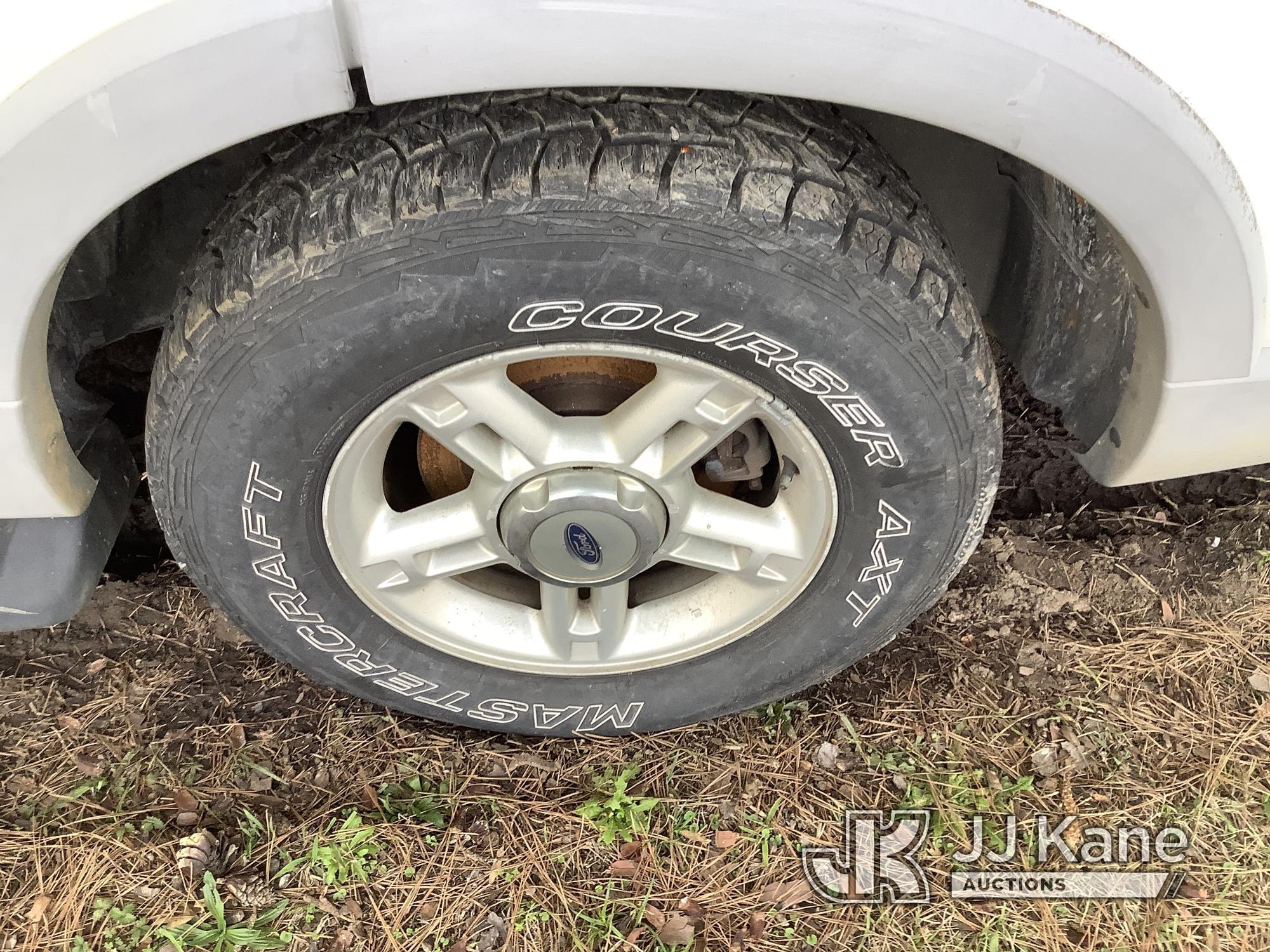 (Graysville, AL) 2002 Ford Explorer 4x4 4-Door Sport Utility Vehicle Not Running, Condition Unknown,