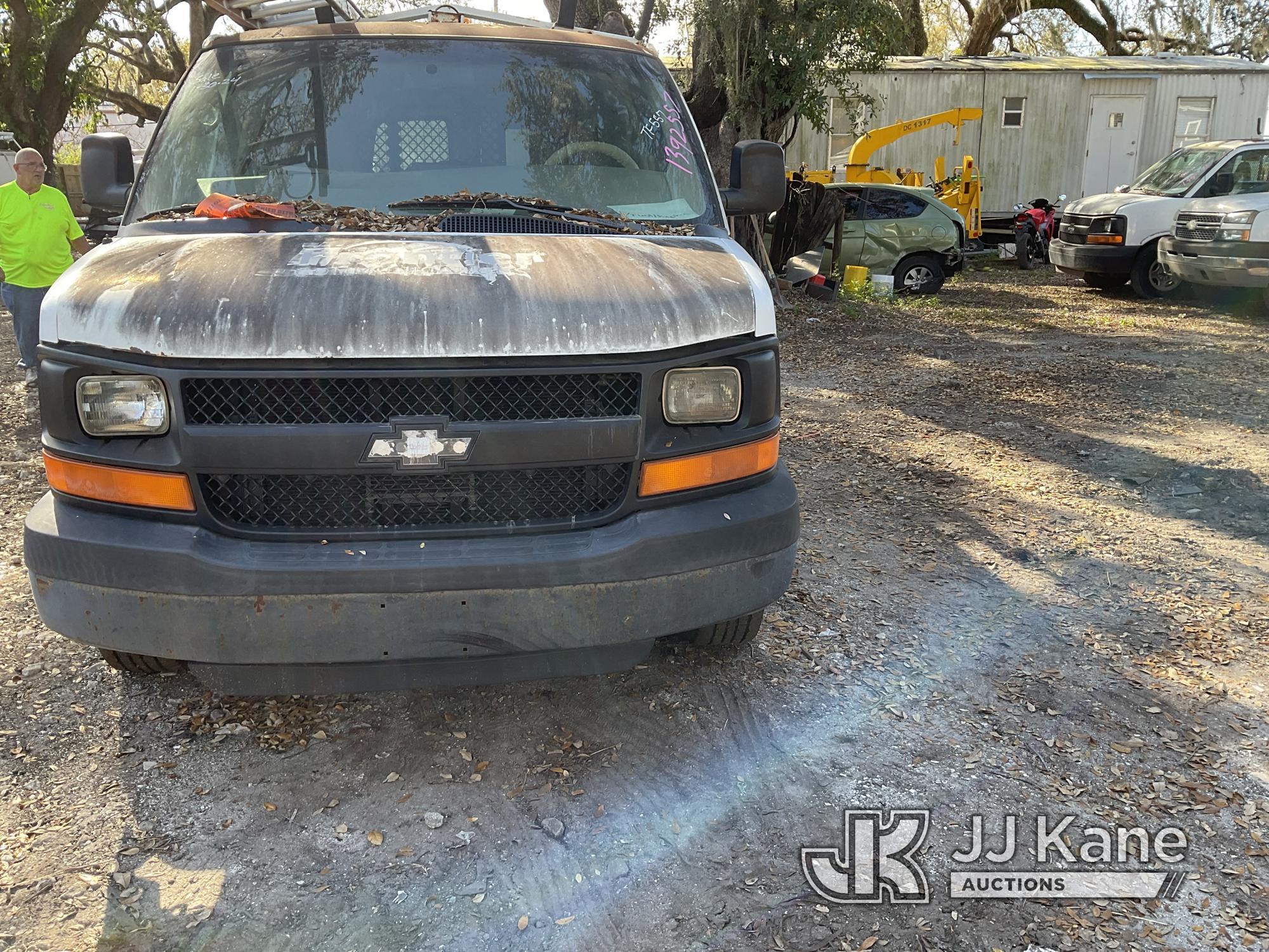 (Tampa, FL) 2004 Chevrolet Express G3500 Cargo Van Runs & Moves) (Jump To Start, Right Rear Damage,