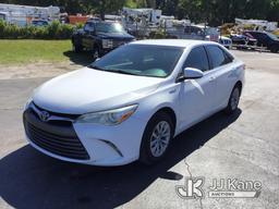 (Ocala, FL) 2015 Toyota Camry Hybrid 4-Door Sedan Runs & Moves) (Paint Damage