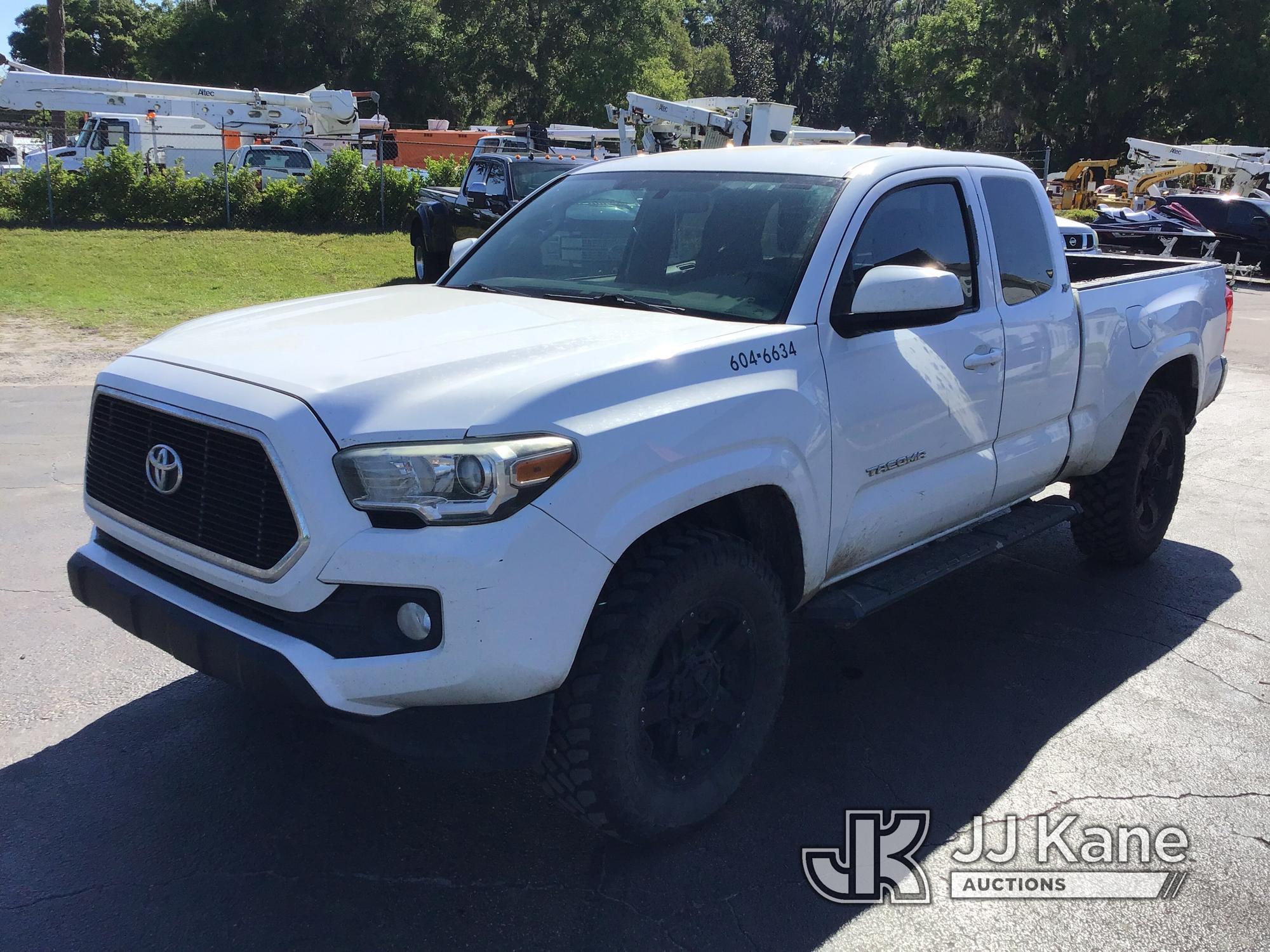 (Ocala, FL) 2016 Toyota Tacoma 4x4 Extended-Cab Pickup Truck Runs & Moves