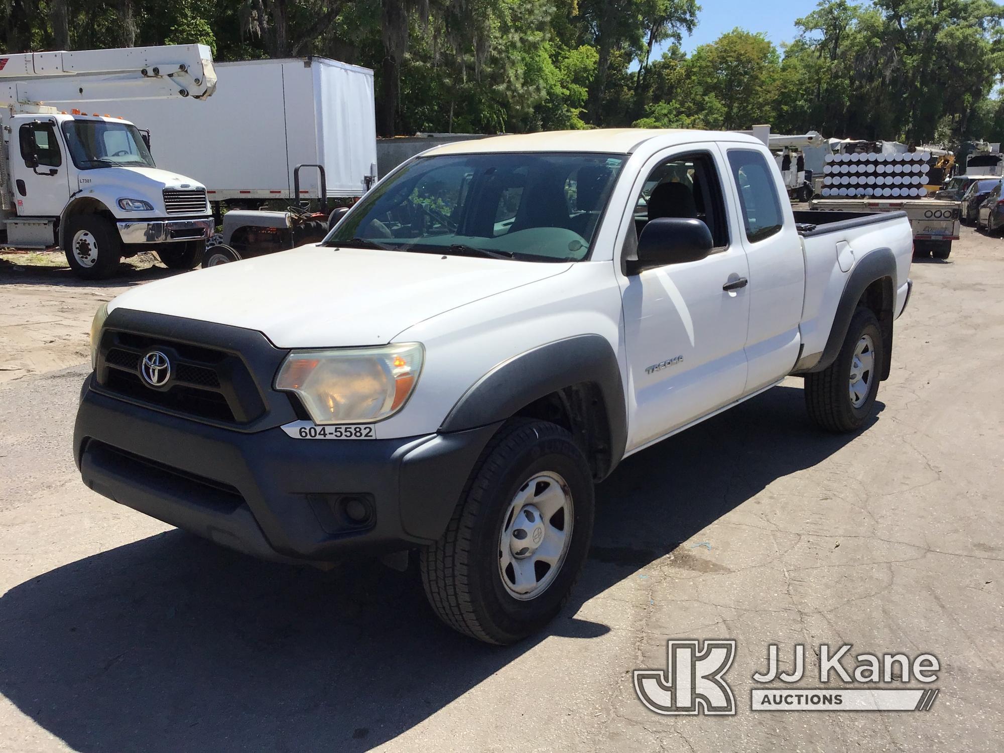 (Ocala, FL) 2015 Toyota Tacoma 4x4 Extended-Cab Pickup Truck Runs & Moves) (Engine noise