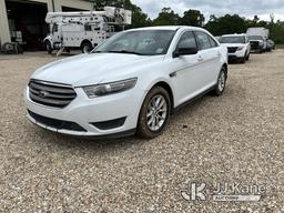 (Robert, LA) 2014 Ford Taurus 4-Door Sedan Runs & moves) (Damage To Rear Passenger Side Door