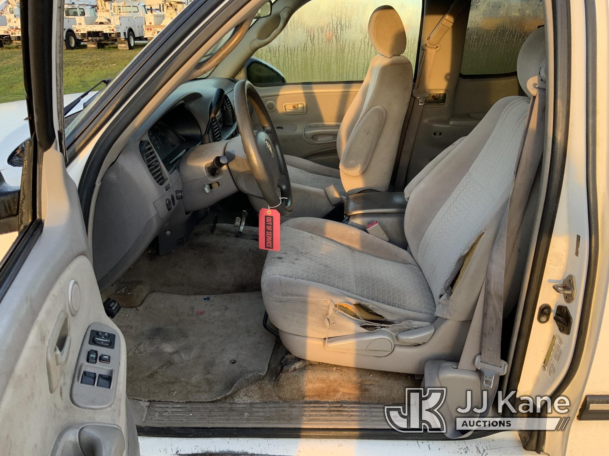 (Westlake, FL) 2006 Toyota Tundra Extended-Cab Pickup Truck Runs & Moves) (Jump To Start, ABS Light