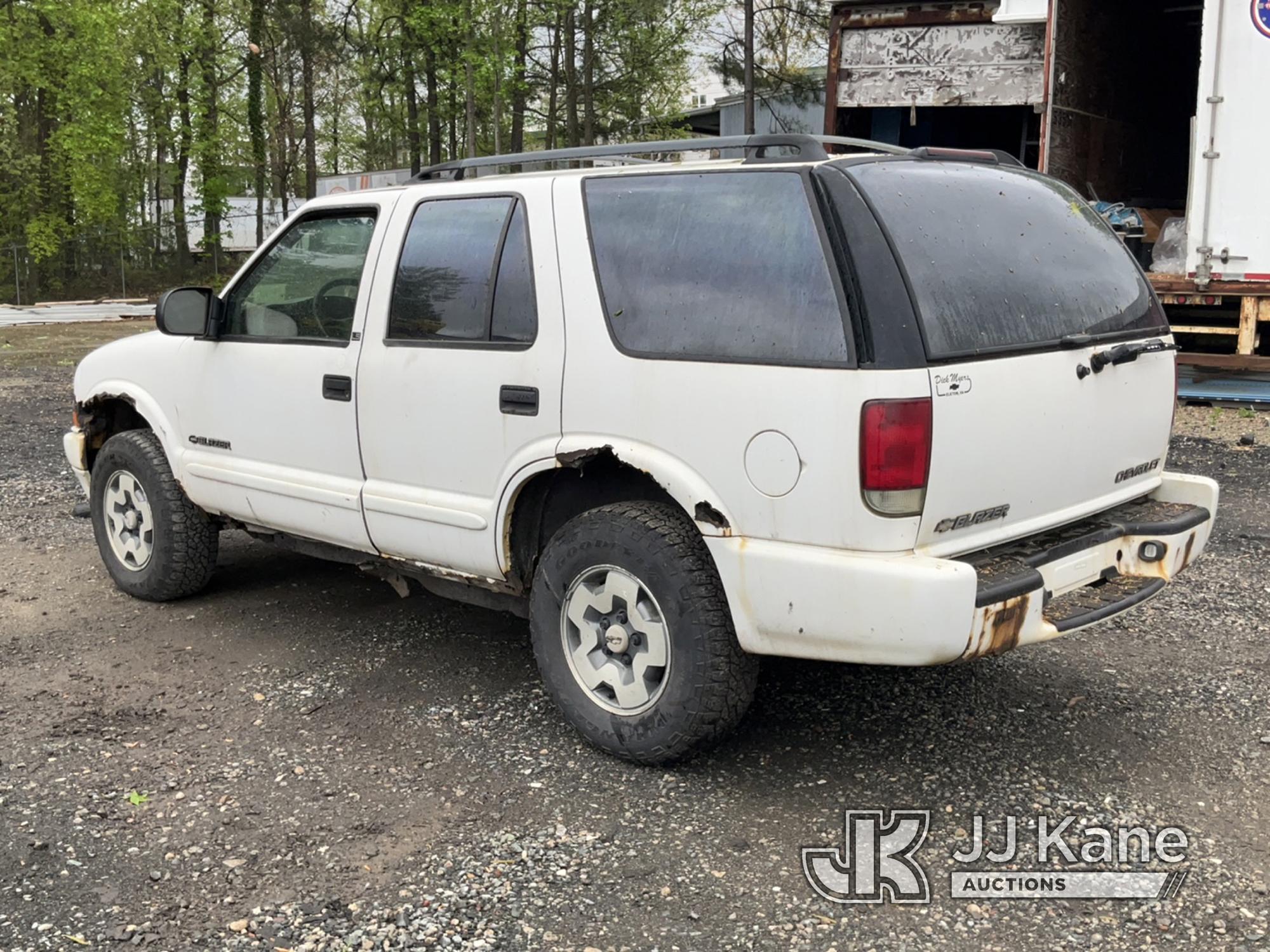 (Charlotte, NC) 2002 Chevrolet Blazer LS 4x4 4-Door Sport Utility Vehicle Runs & Moves) (Check Engin