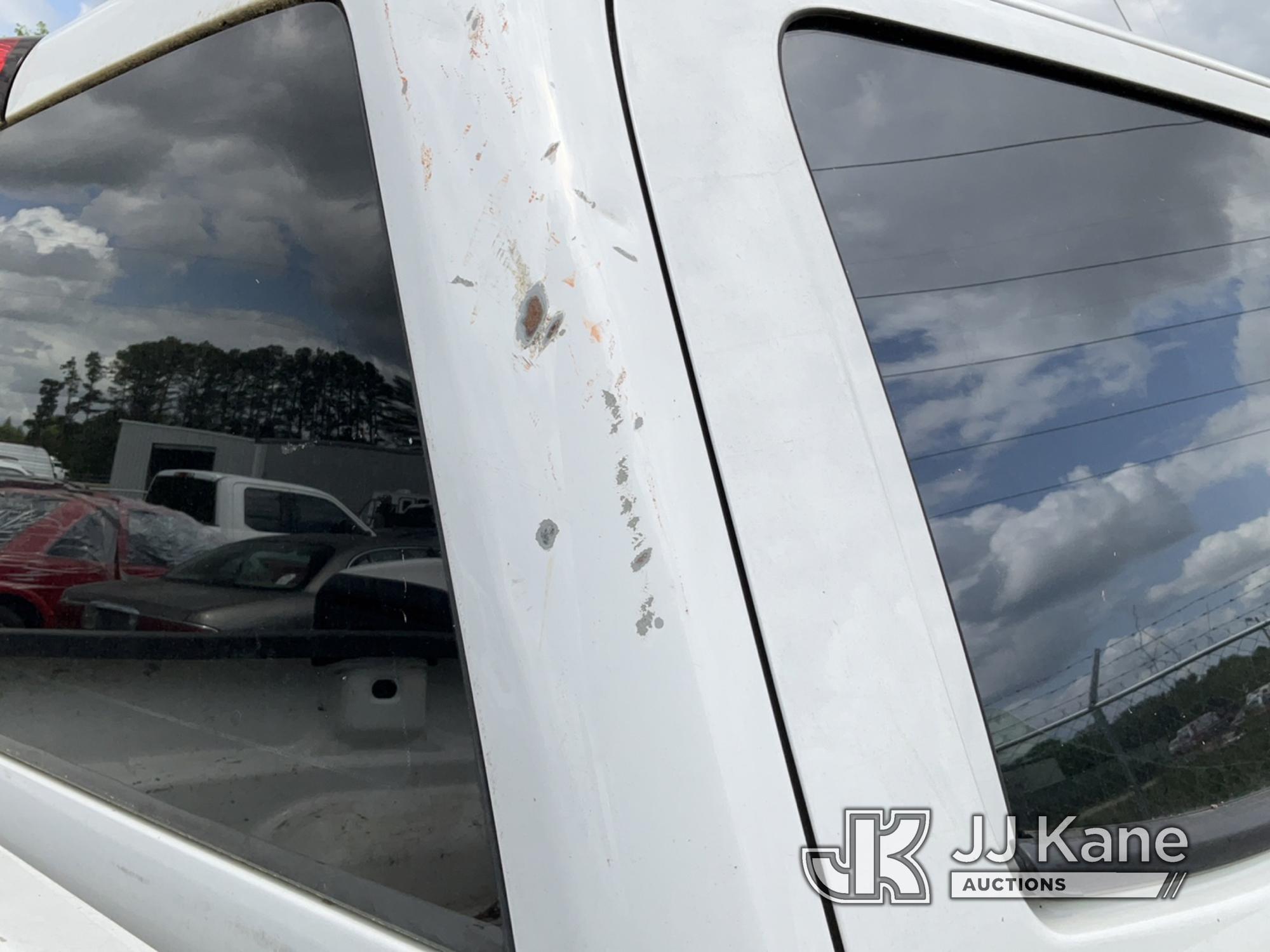 (Florence, SC) 2018 Chevrolet Silverado 2500 4x4 Crew-Cab Pickup Truck, Rear End needs replaced. Run