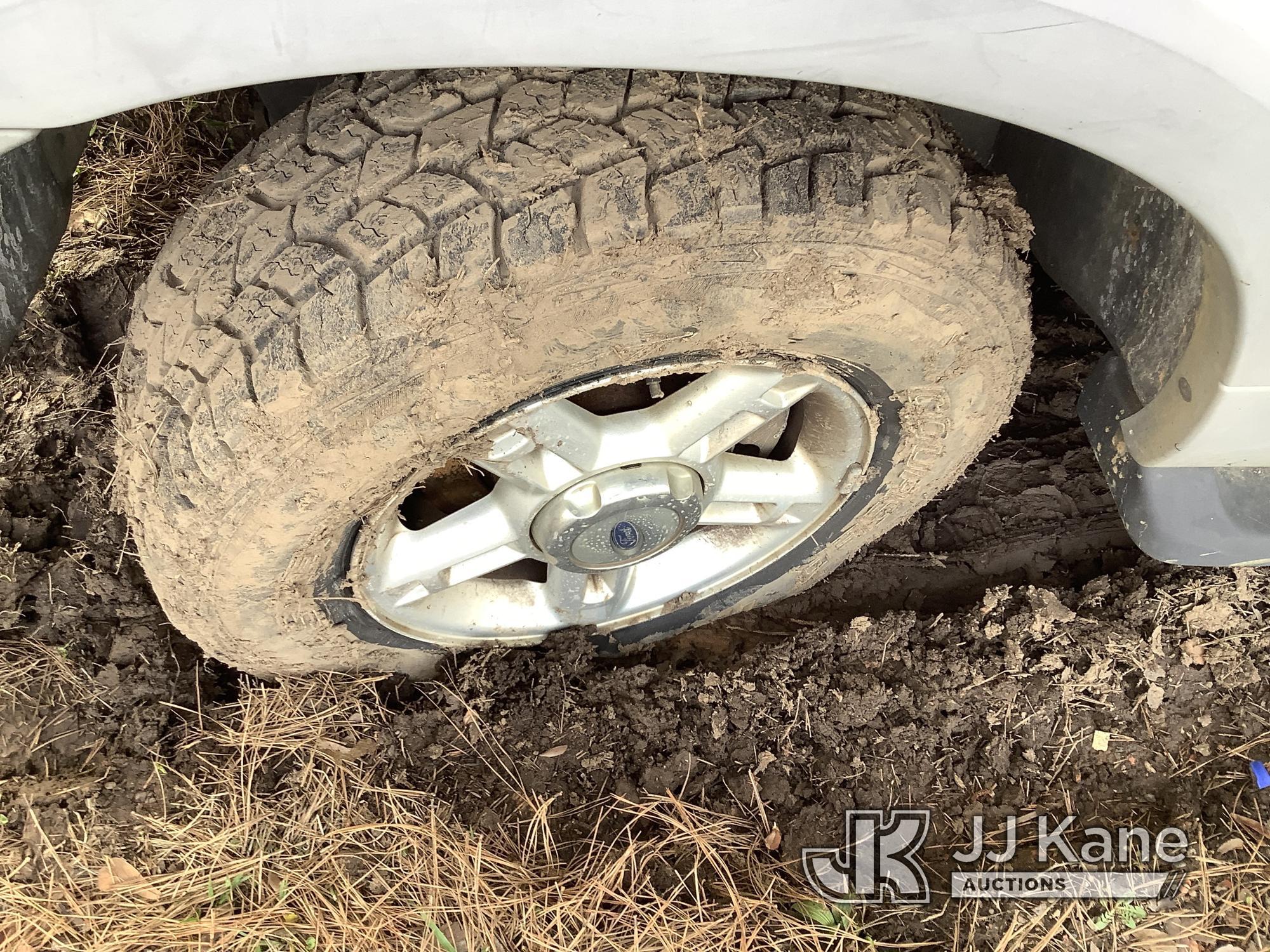 (Graysville, AL) 2002 Ford Explorer 4x4 4-Door Sport Utility Vehicle Not Running, Condition Unknown,