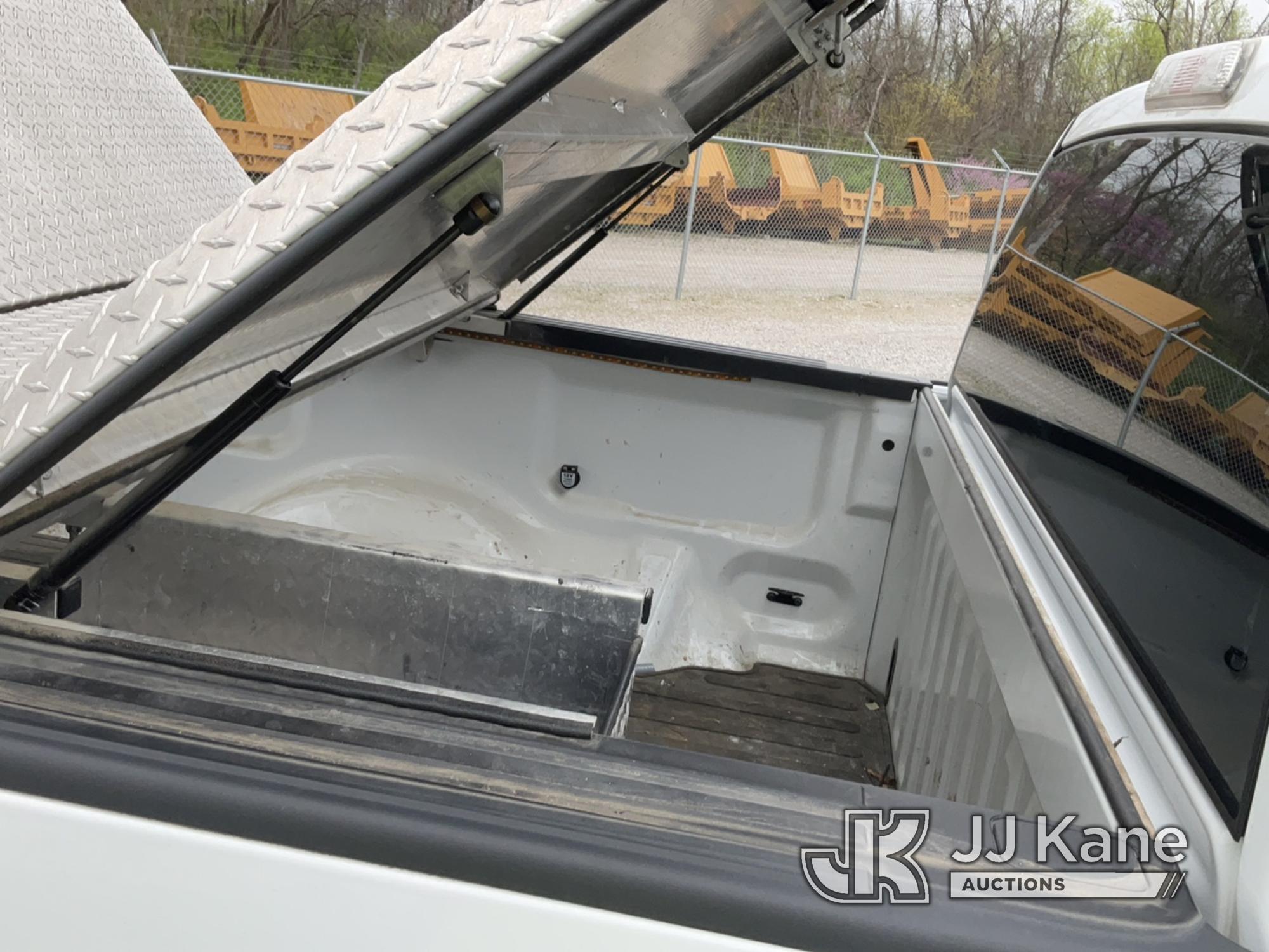 (Verona, KY) 2013 Ford F150 4x4 Pickup Truck Runs & Moves) (Cracked Windshield) (Duke Unit) (All Sel