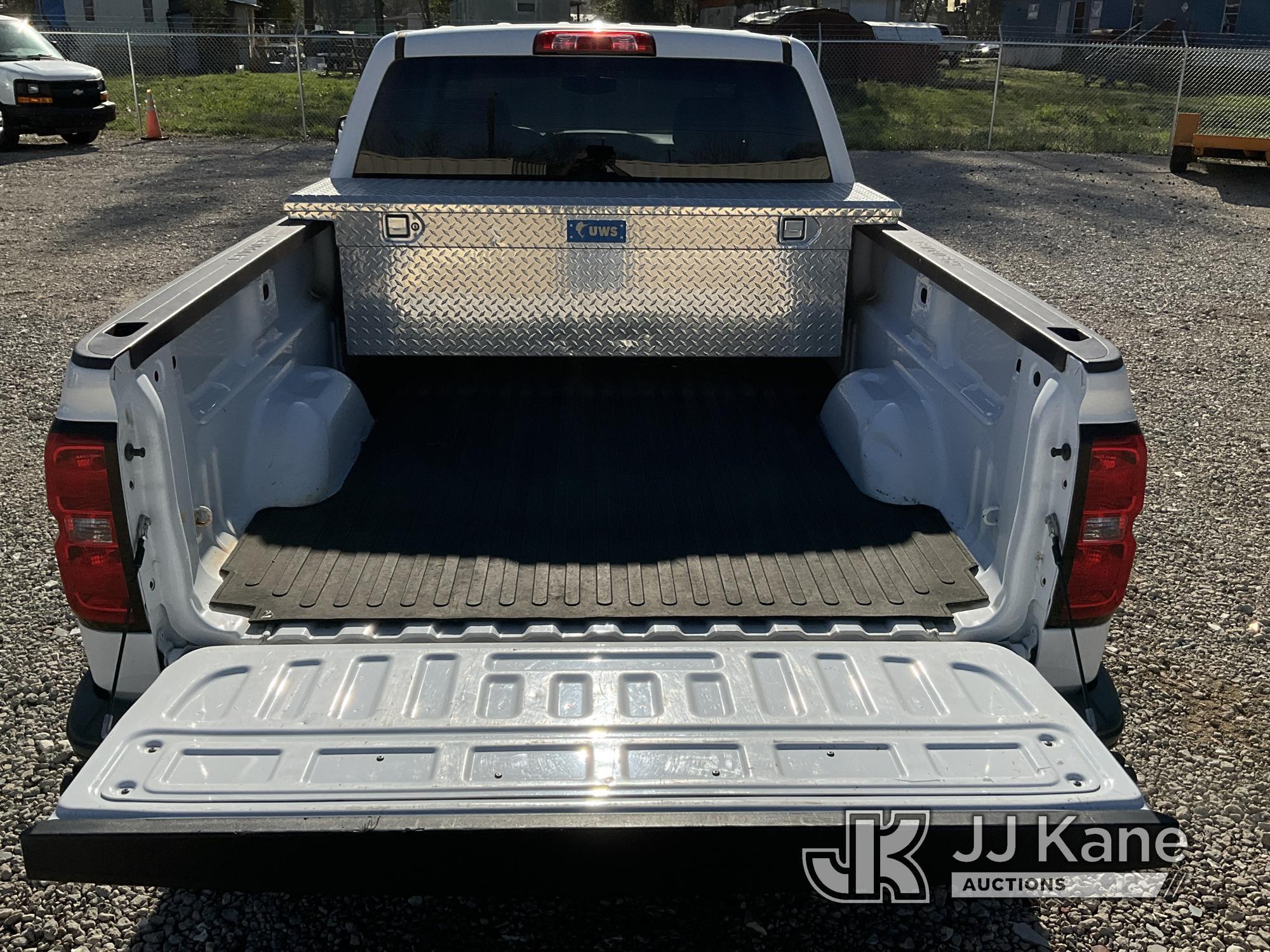 (Charlotte, NC) 2016 Chevrolet Silverado 1500 4x4 Extended-Cab Pickup Truck Duke Unit) (Runs & Moves