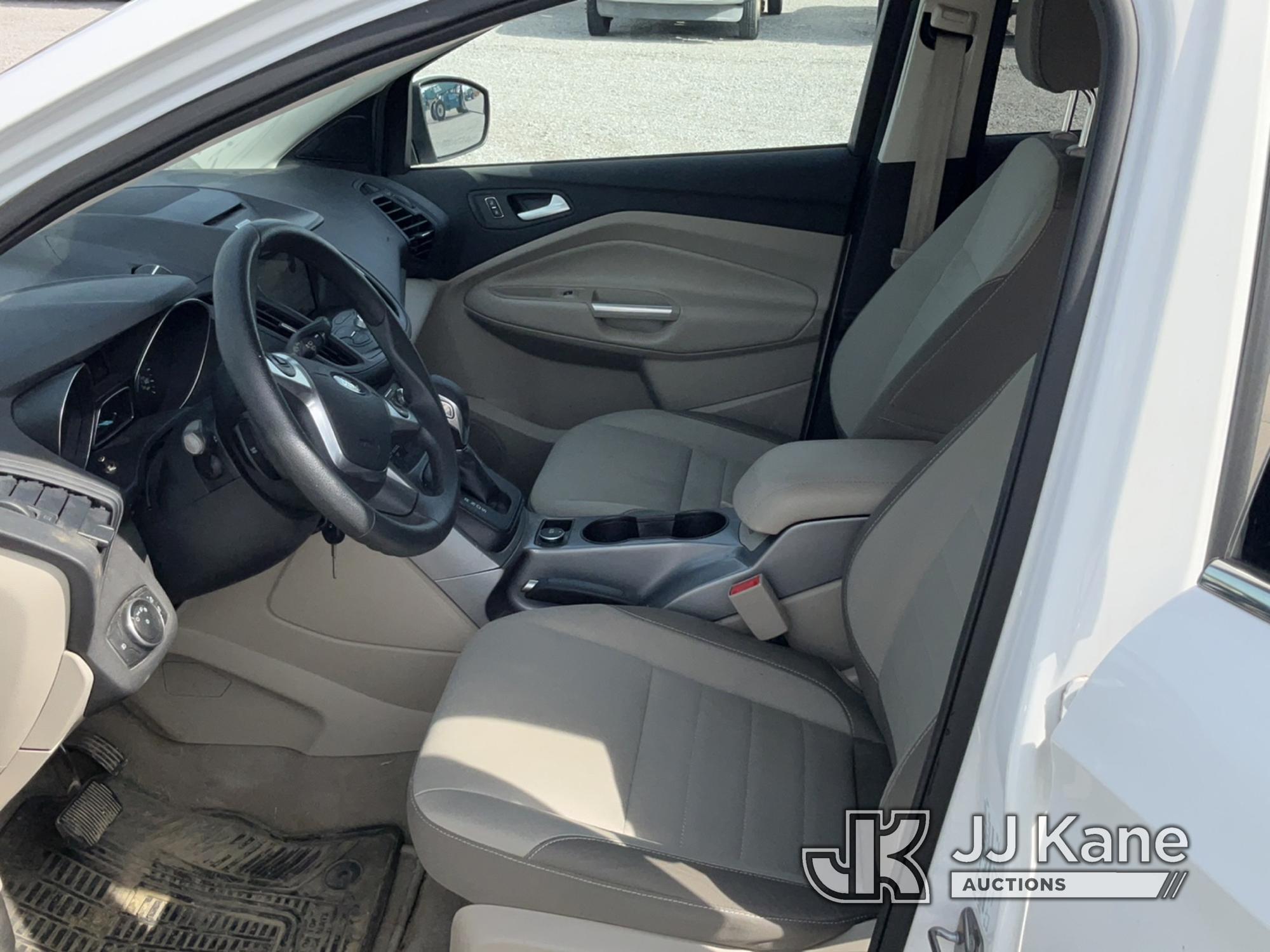 (Verona, KY) 2016 Ford Escape 4x4 4-Door Sport Utility Vehicle Runs & Moves) (Rust Damage) (Duke Uni