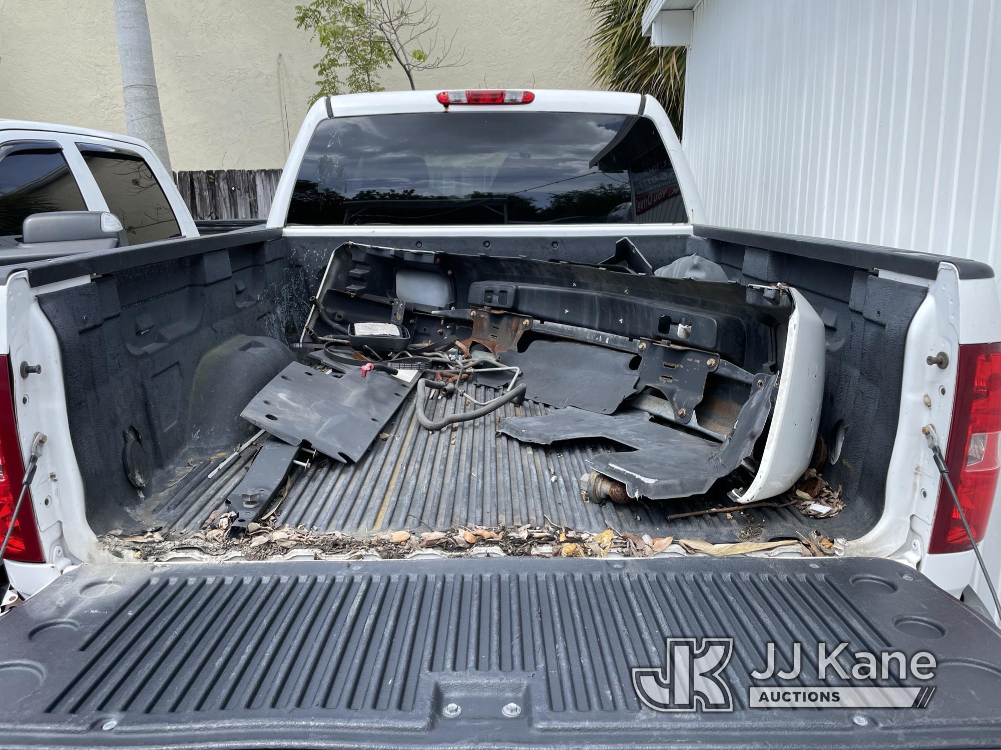 (Pompano Beach, FL) 2011 Chevrolet Silverado 1500 Crew-Cab Pickup Truck Not Running, Condition Unkno