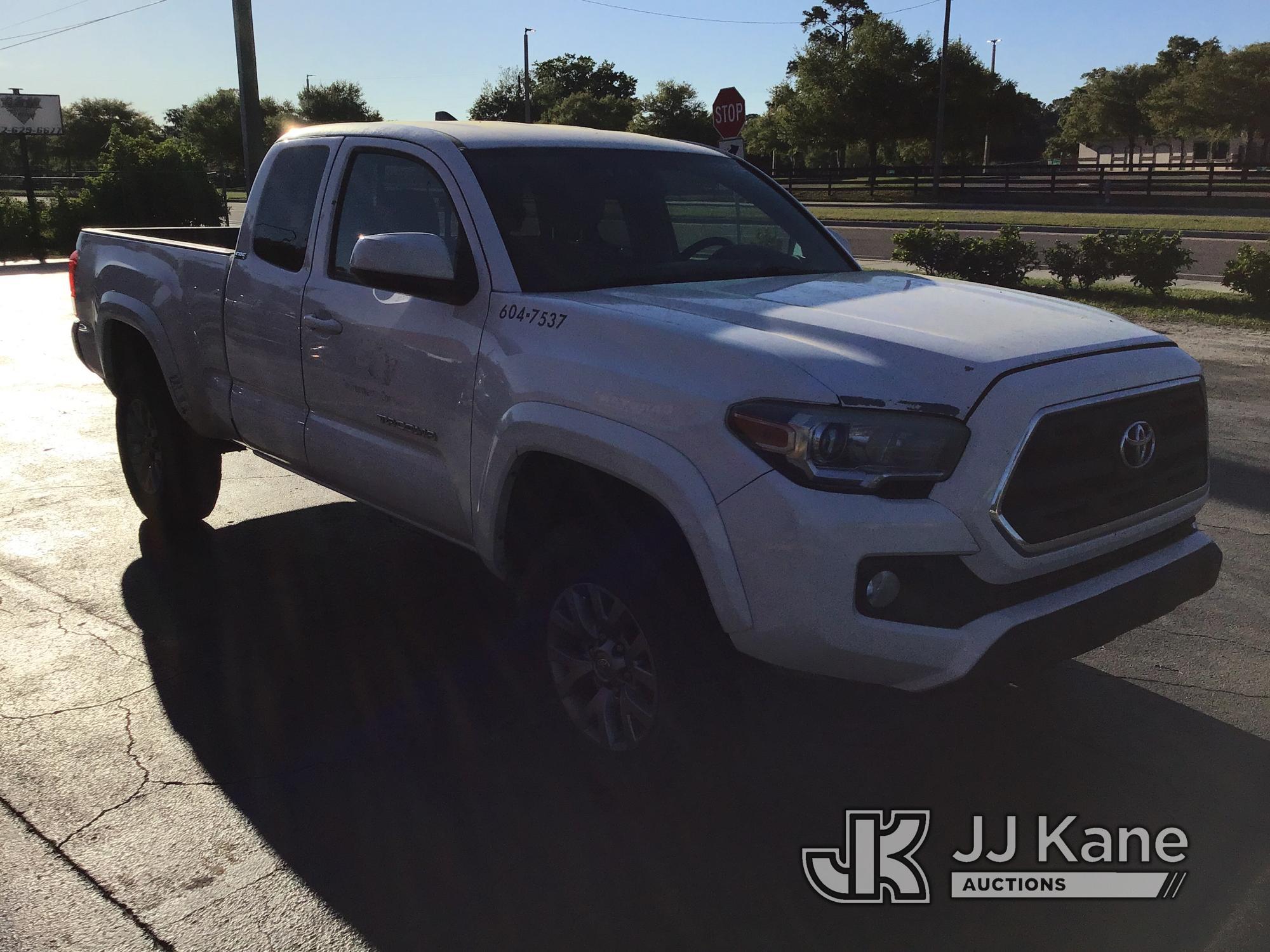 (Ocala, FL) 2017 Toyota Tacoma 4x4 Extended-Cab Pickup Truck Runs & Moves