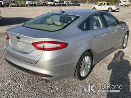 (Verona, KY) 2016 Ford Fusion 4-Door Hybrid Sedan Runs & Moves) (No Charger) (Duke Unit