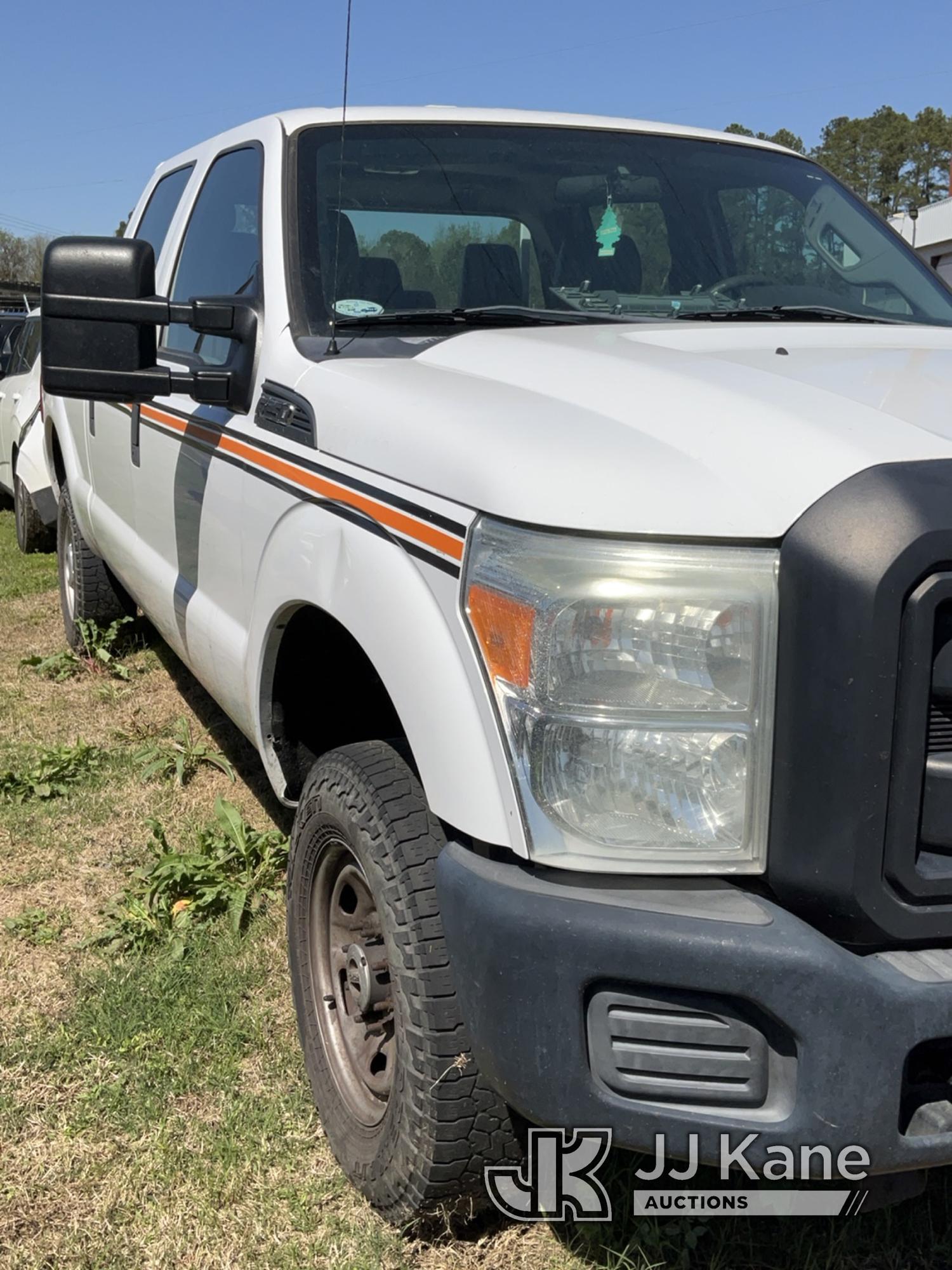 (Florence, SC) 2015 Ford F250 4x4 Crew-Cab Pickup Truck Not Running, Condition Unknown) (Minor Body