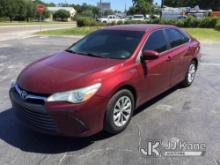 (Ocala, FL) 2015 Toyota Camry Hybrid 4-Door Sedan Runs & Moves