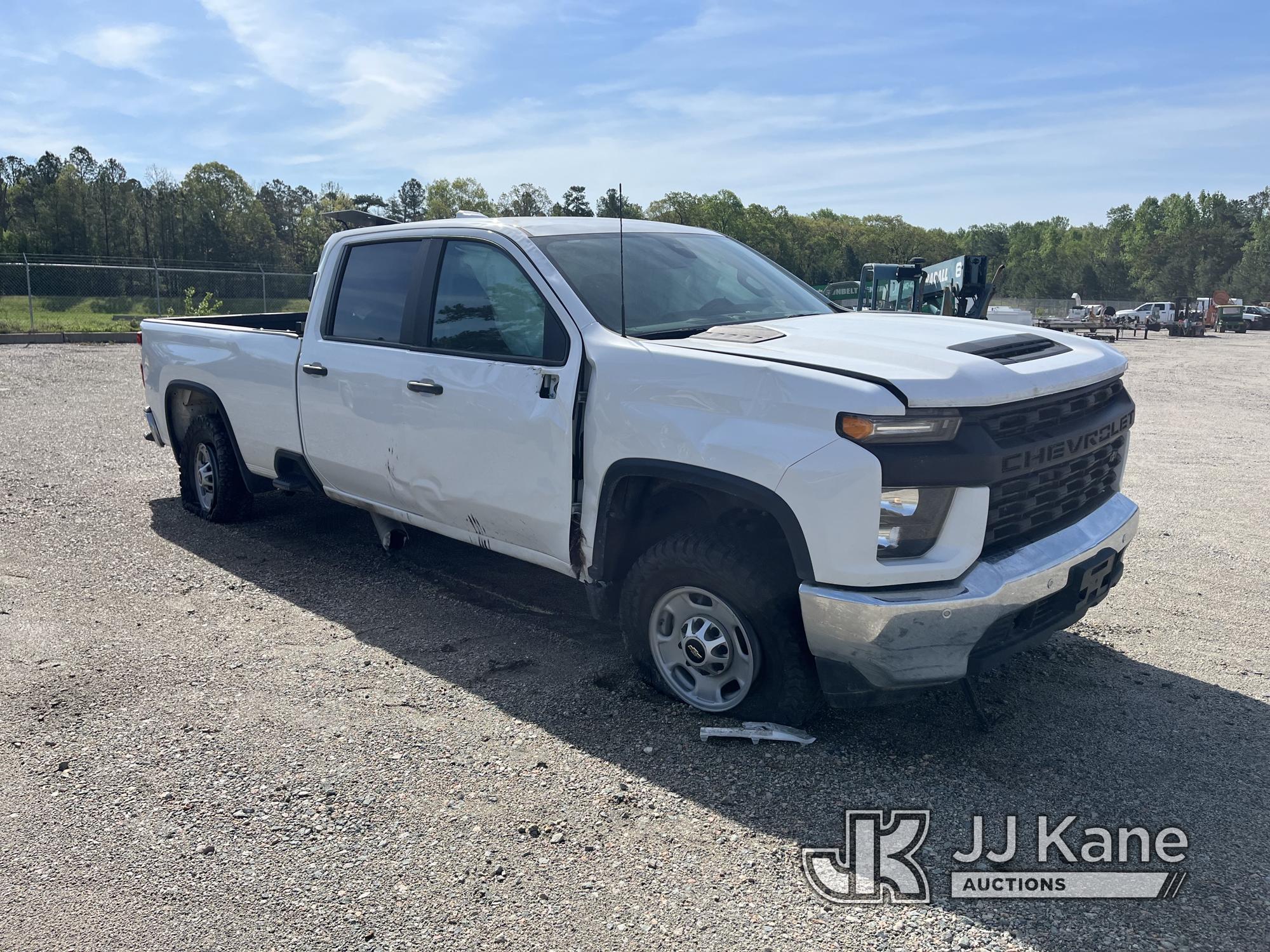 (Chester, VA) 2022 Chevrolet Silverado 2500HD 4x4 Crew-Cab Pickup Truck Engine Runs, Wrecked) (Drive