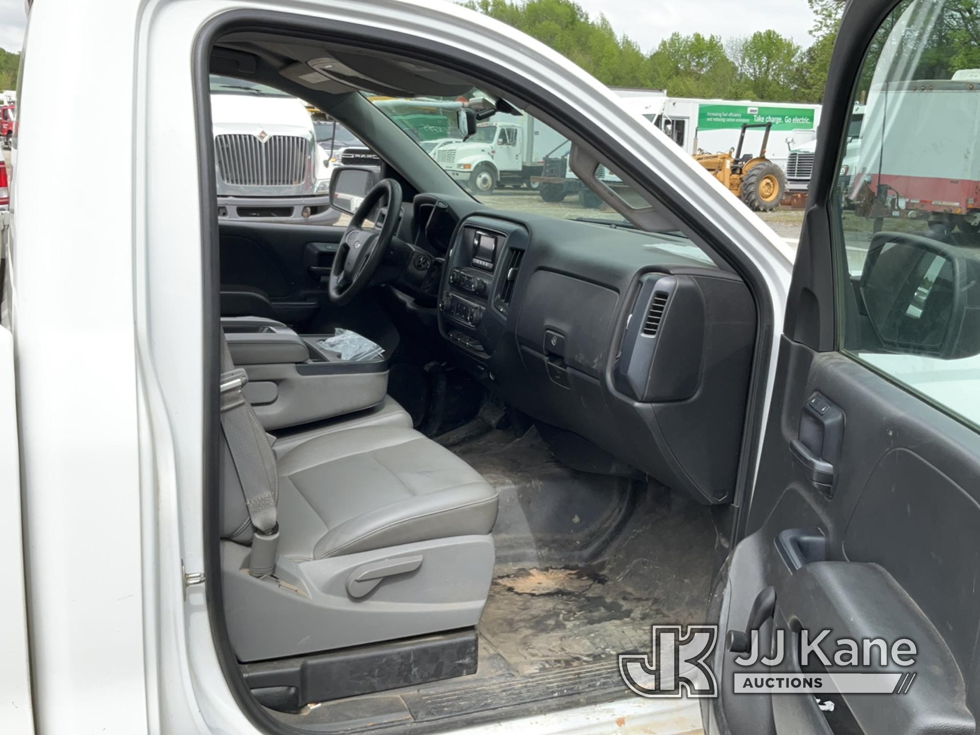 (Charlotte, NC) 2015 Chevrolet Silverado 1500 Pickup Truck Runs & Moves) (Body Damage