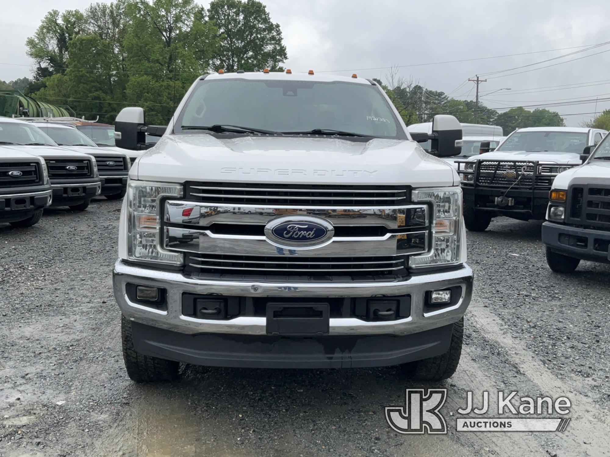 (Charlotte, NC) 2017 Ford F250 4x4 Crew-Cab Pickup Truck Runs & Moves) (Seller States: Intermittent